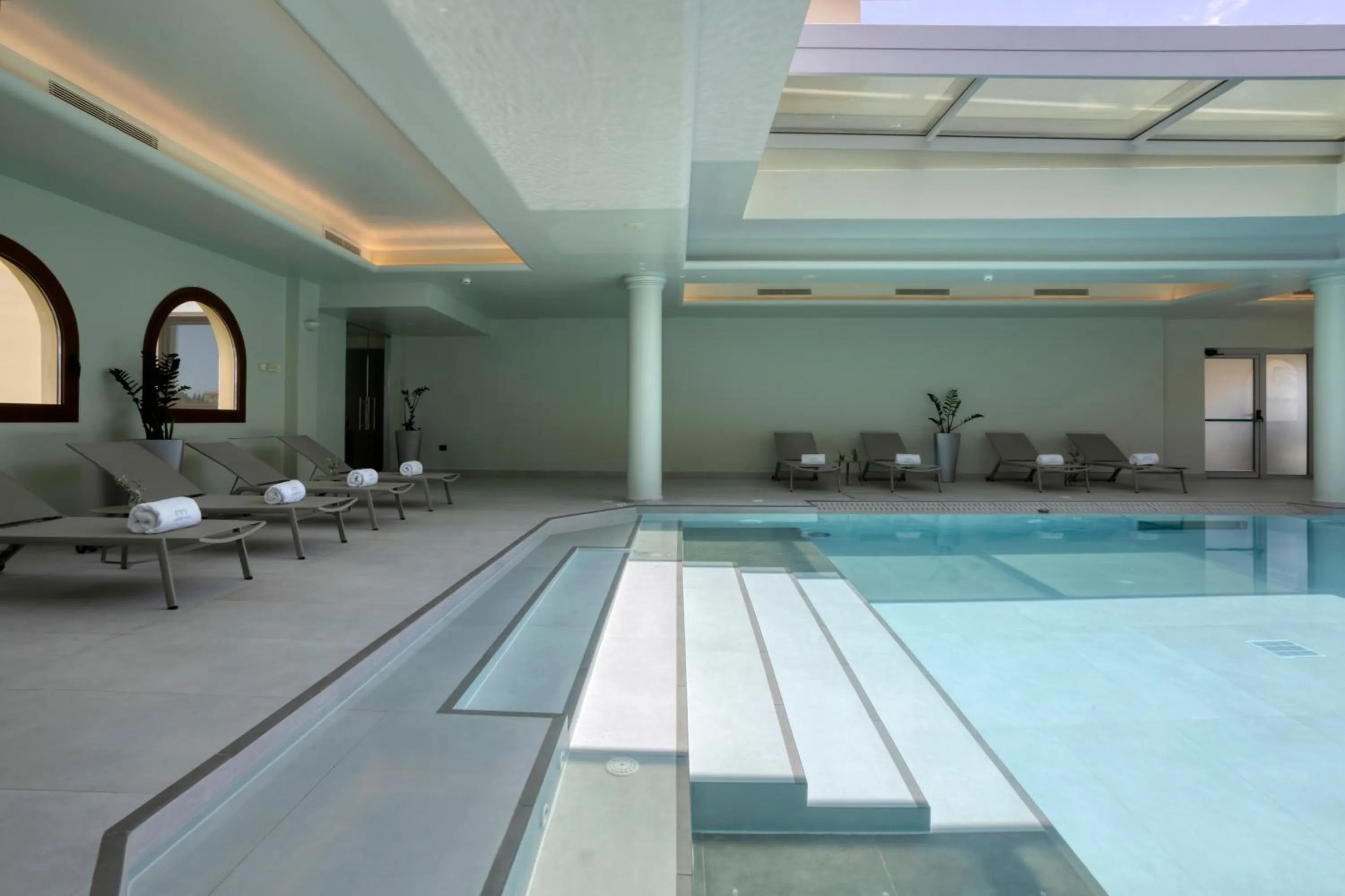 Swimming pool in Negroponte Resort Eretria