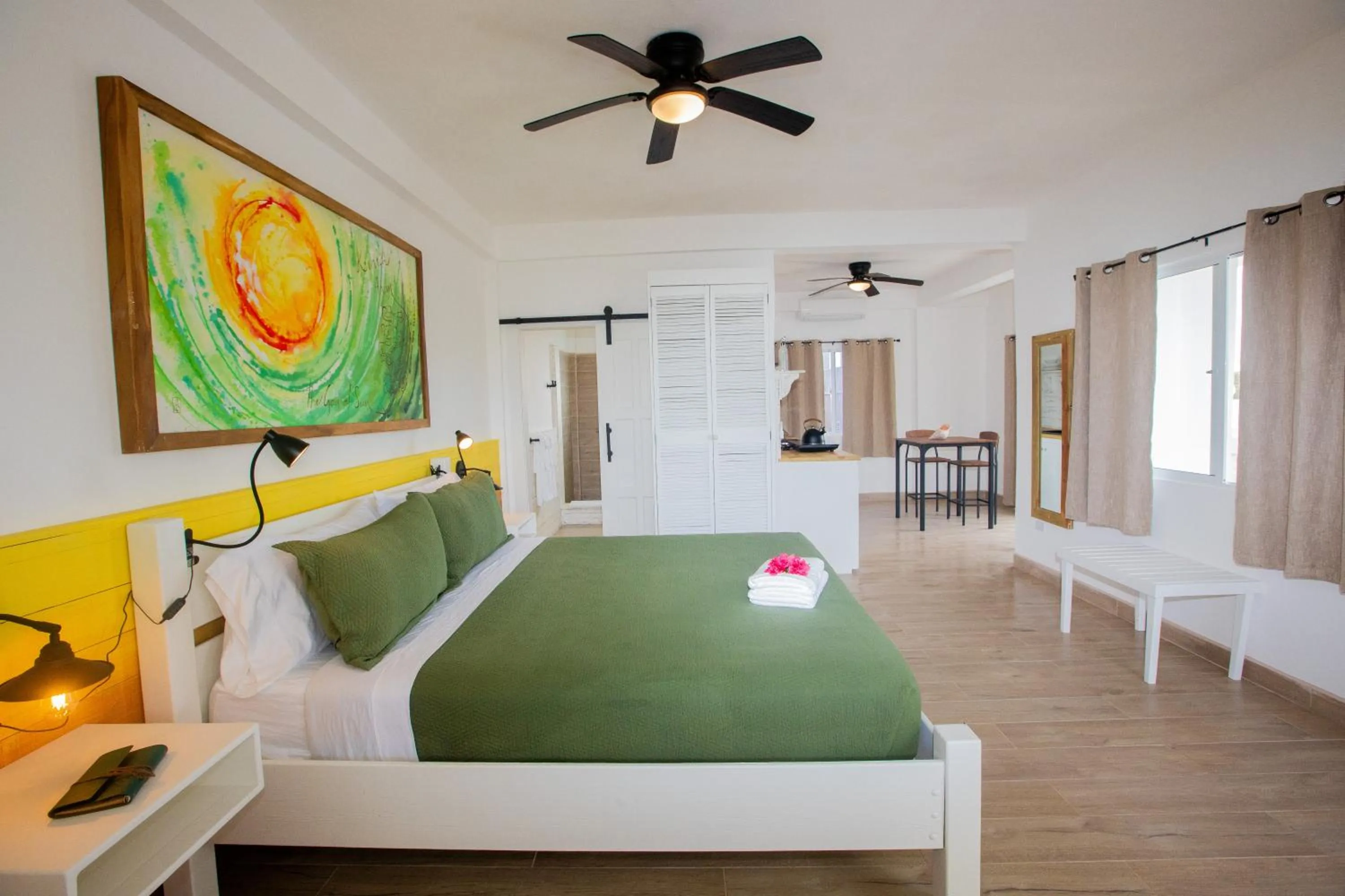 Photo of the whole room, Bed in Treetops Hotel