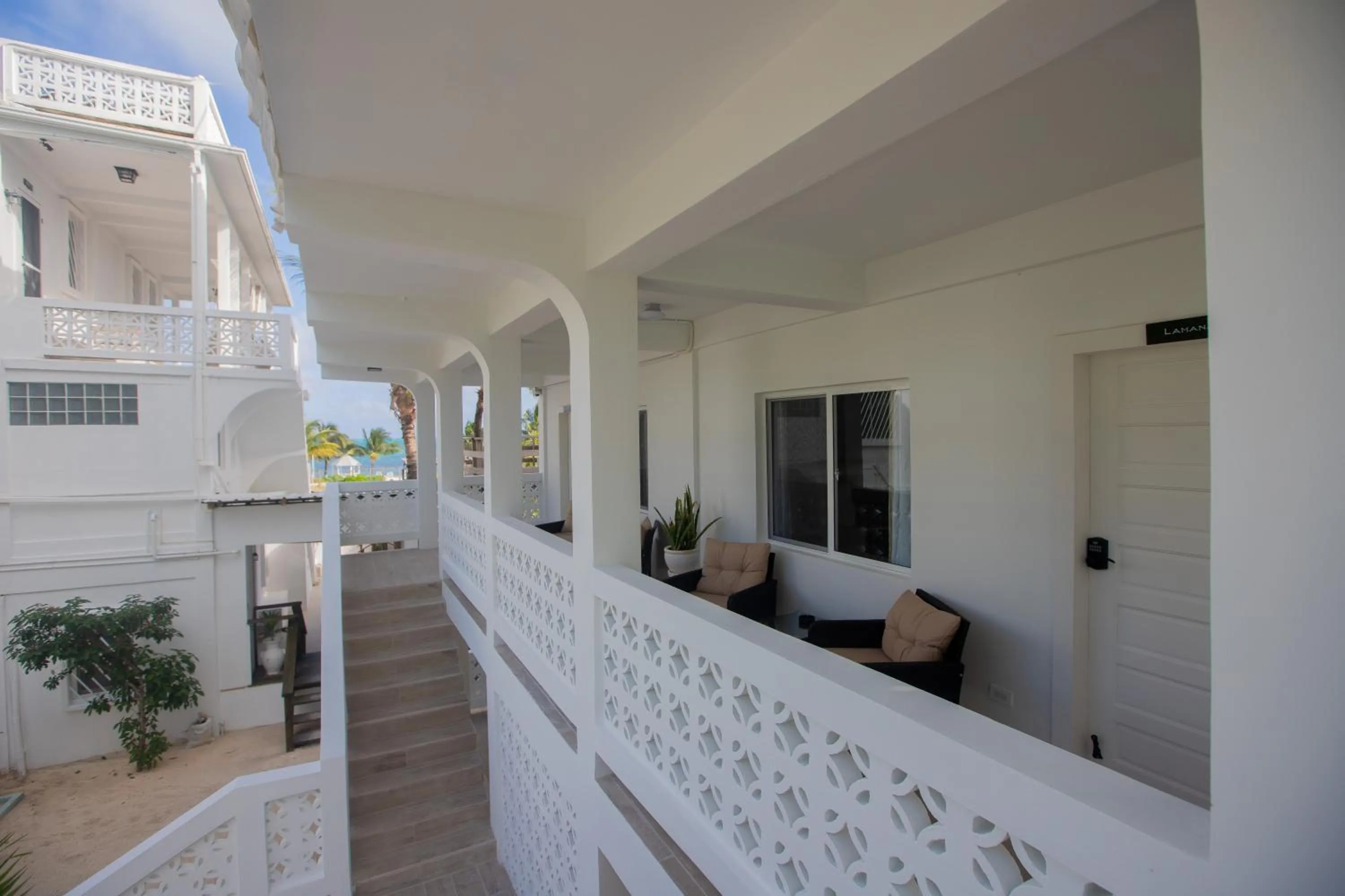 Balcony/Terrace in Treetops Hotel