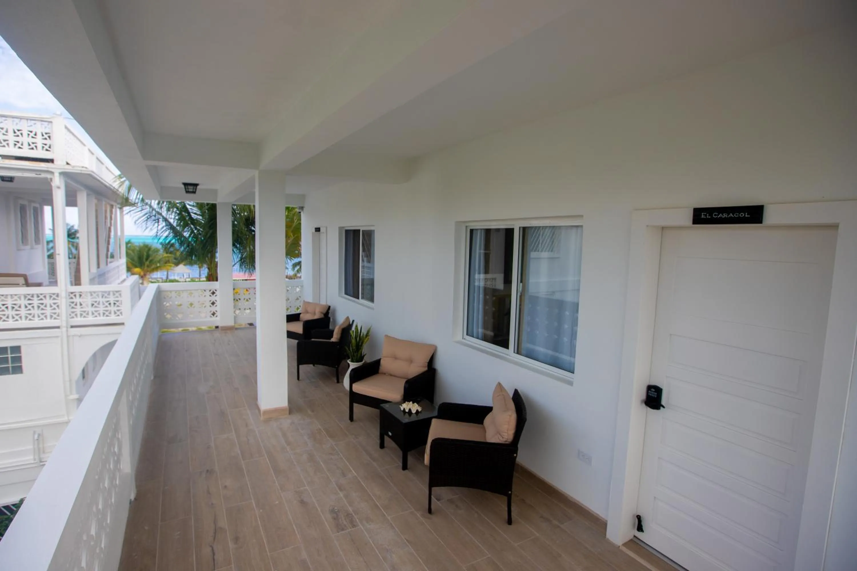 Balcony/Terrace in Treetops Hotel