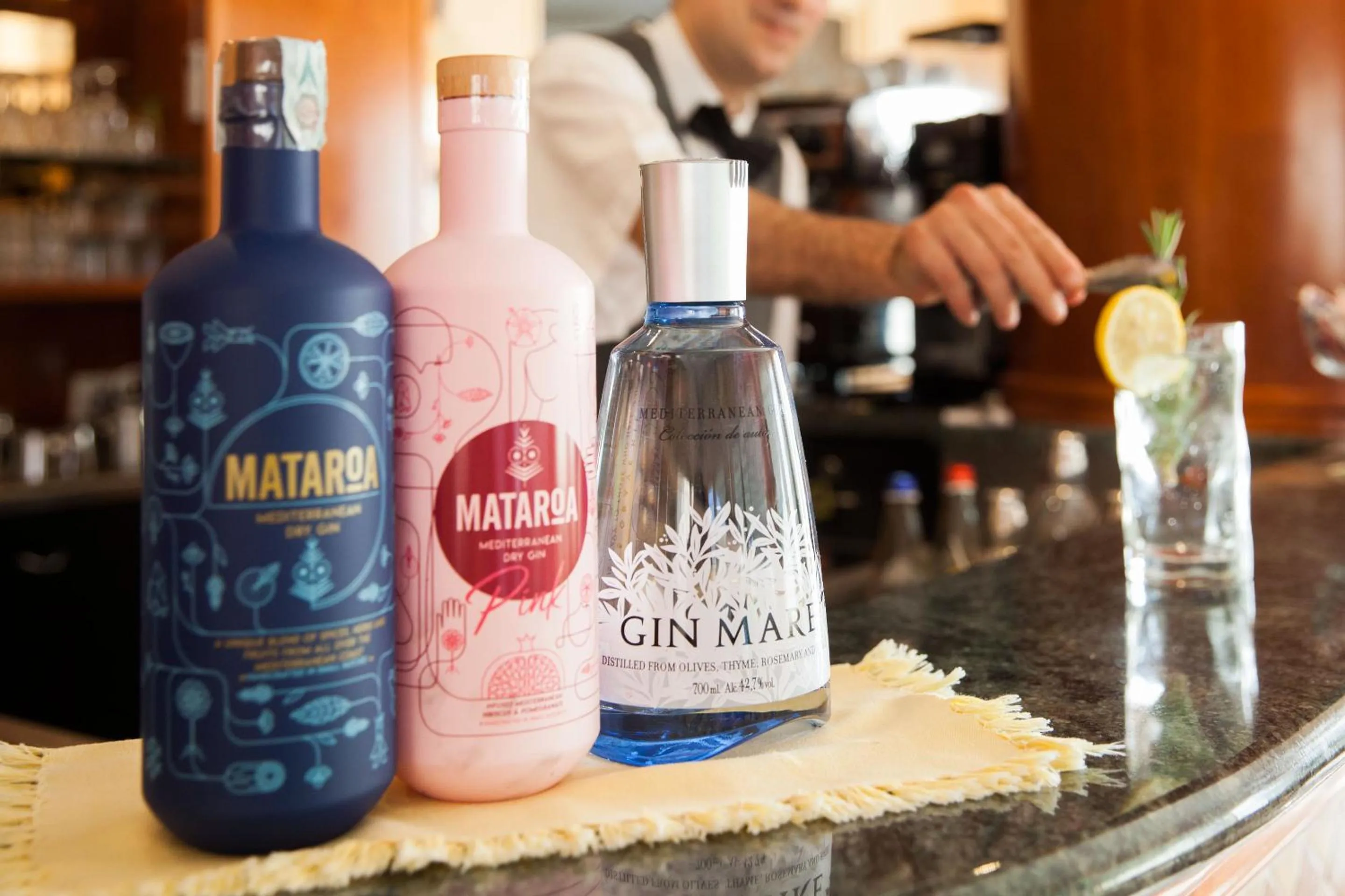 Restaurant/places to eat in Hotel Olympic