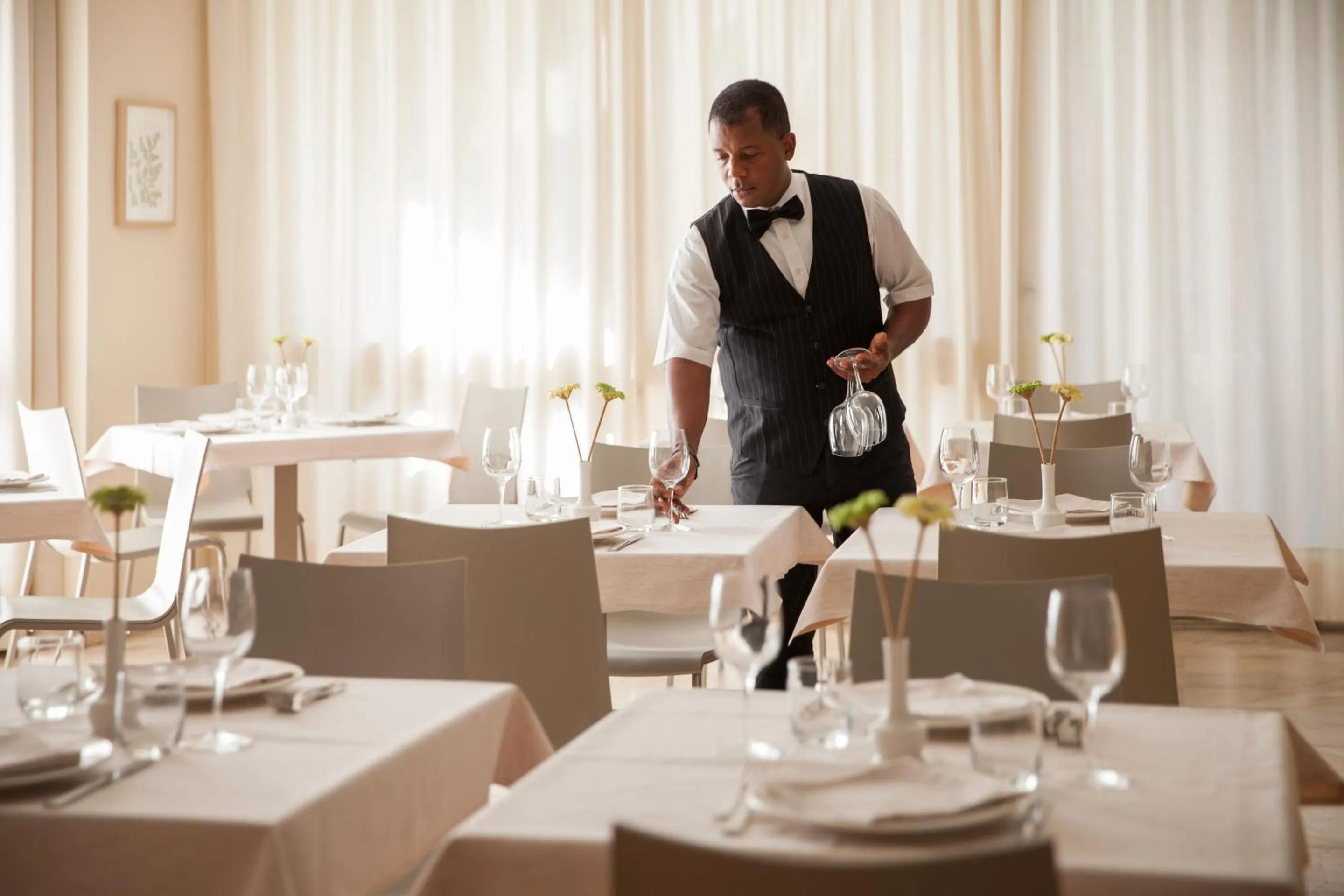 Restaurant/places to eat in Hotel Olympic