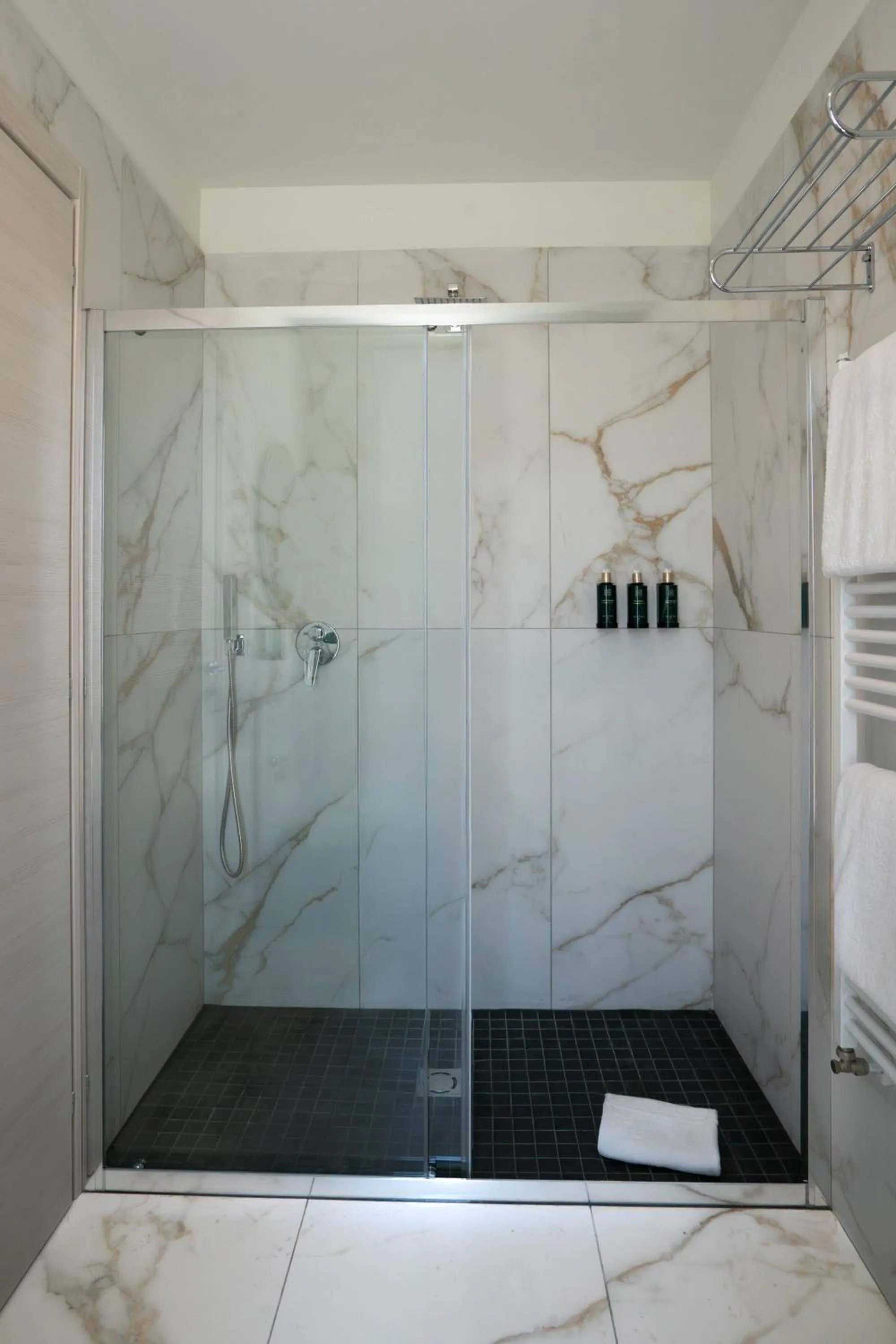 Shower in Melia Venezia Lido