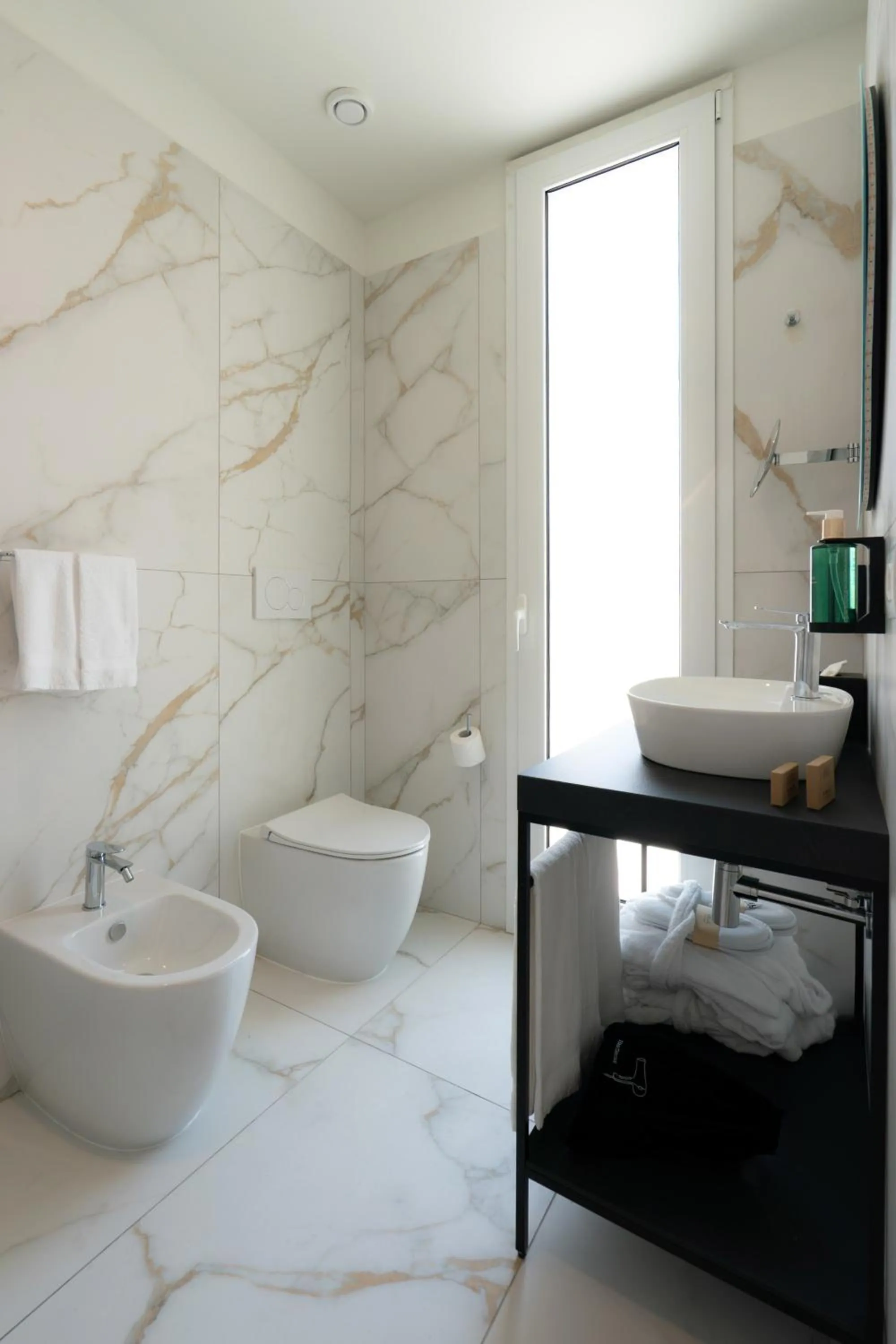 Shower in Melia Venezia Lido