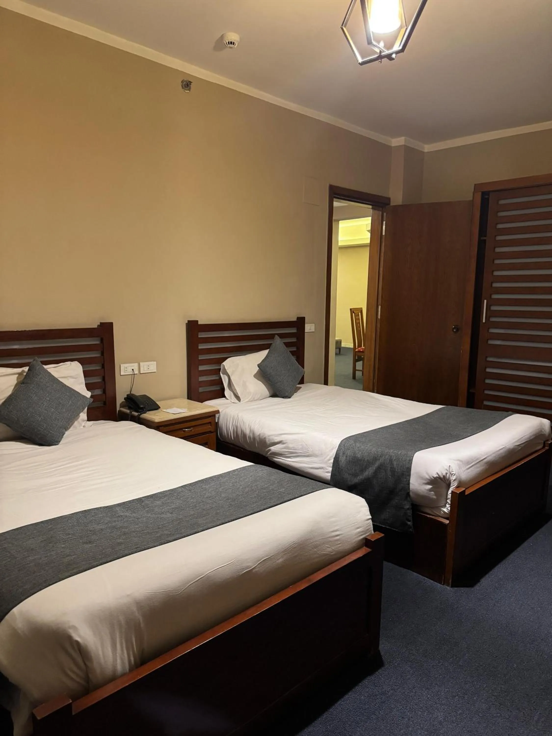 Photo of the whole room, Bed in New Marwa Palace