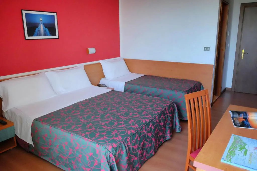 Photo of the whole room in Hotel Fenix