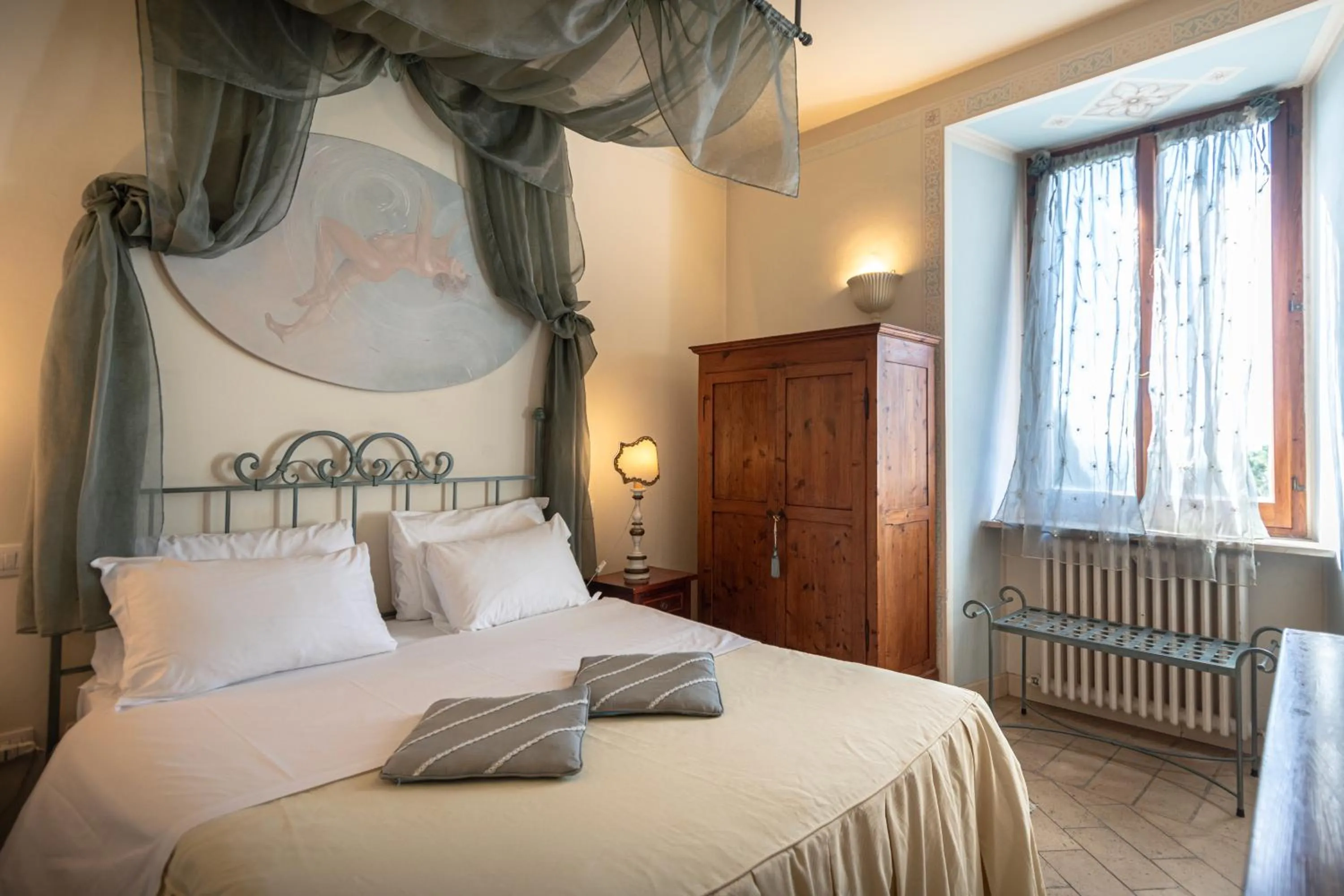 Bed in Residenza D'epoca San Crispino