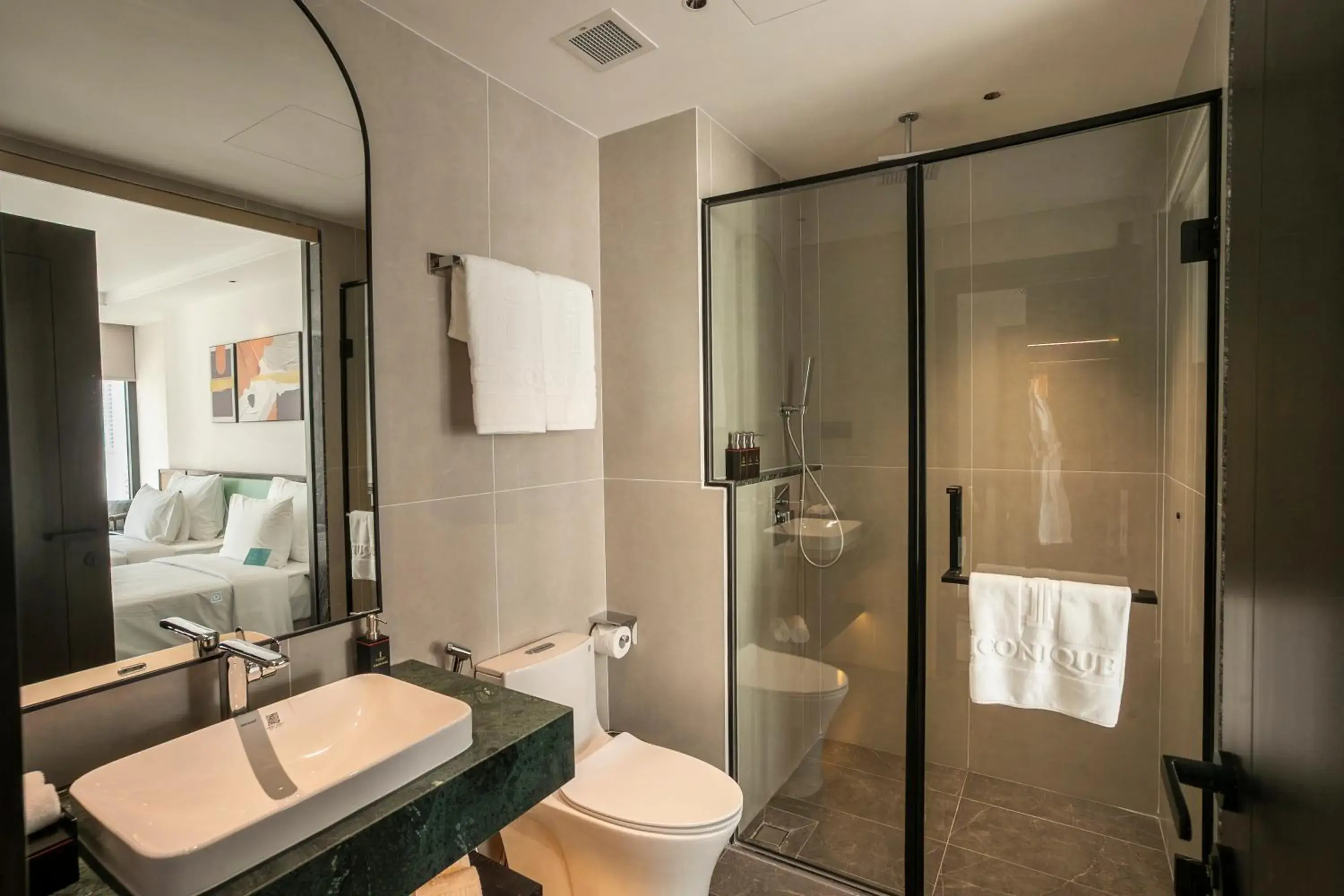 Deluxe Double city view in Iconique Hotel Nha Trang Deluxe Double city view in Iconique Hotel Nha Trang