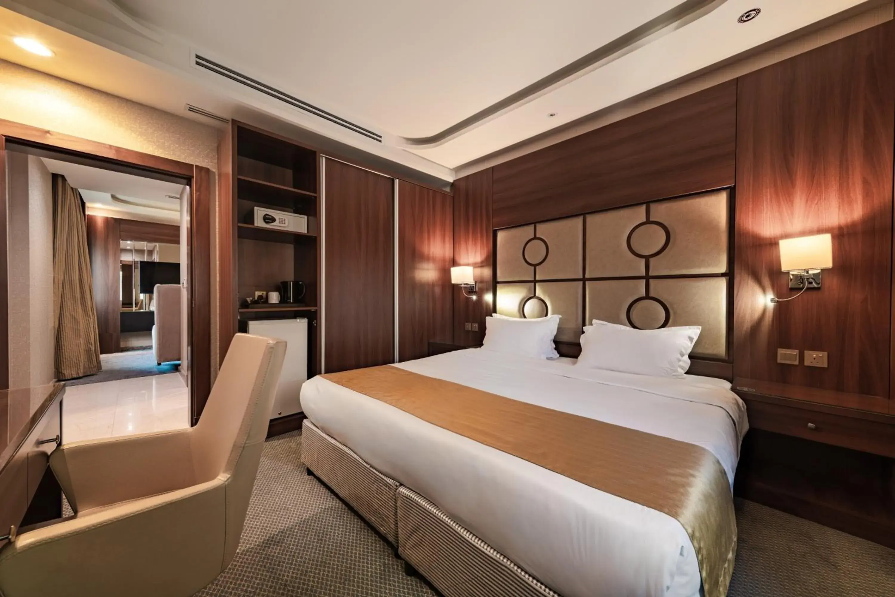 Junior Suite - King in Sunday Red Sea Fountain Alhamra Formerly Vivid Plaza Hotel Junior Suite - King in Sunday Red Sea Fountain Alhamra Formerly Vivid Plaza Hotel