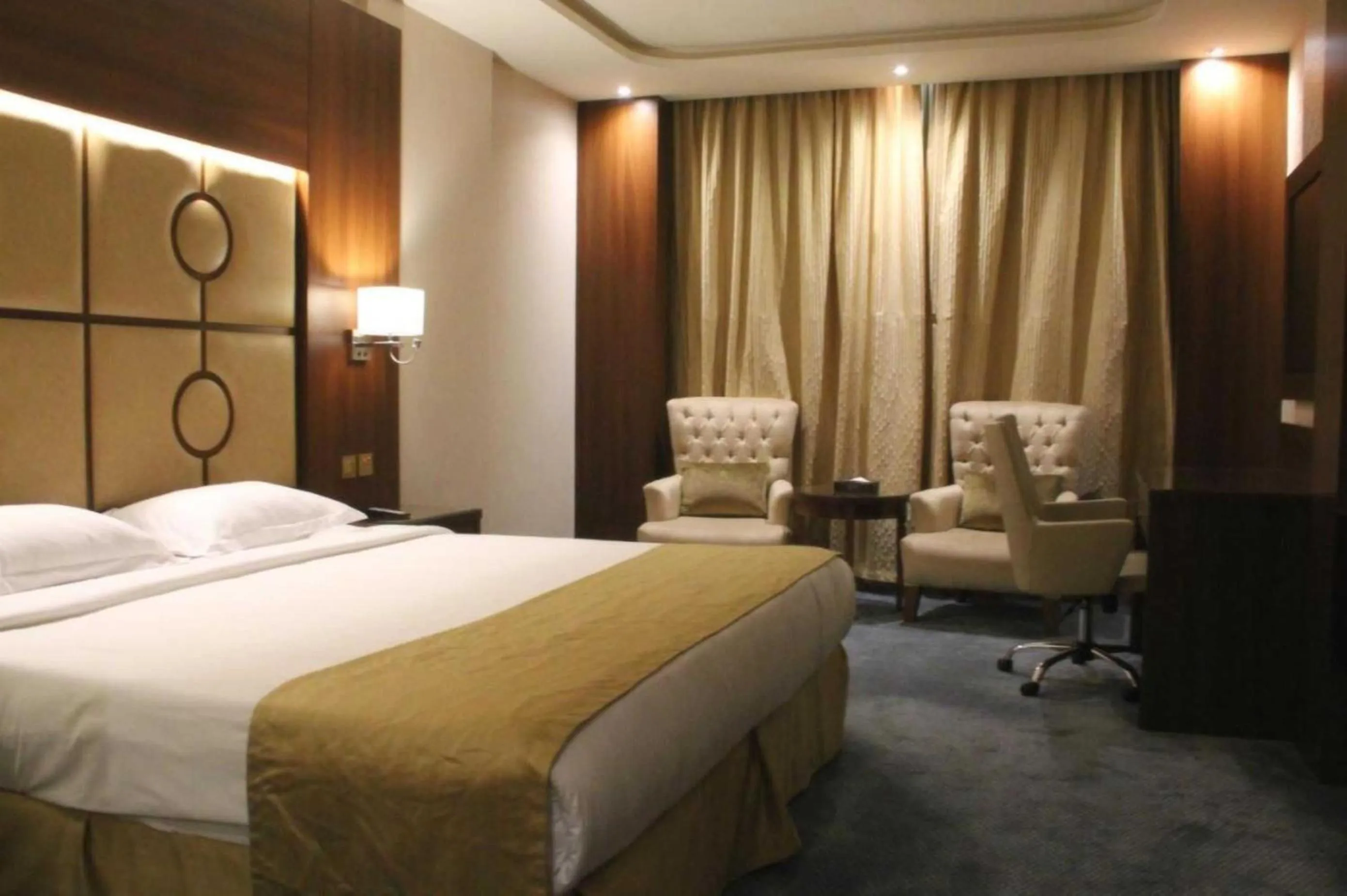 Bedroom in Sunday Red Sea Fountain Alhamra Formerly Vivid Plaza Hotel