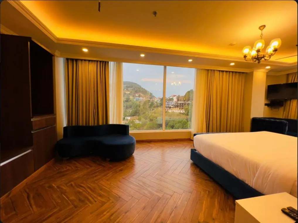 Bed in Claret inn by Lawrence Hotels
