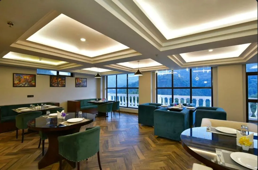Claret inn by Lawrence Hotels