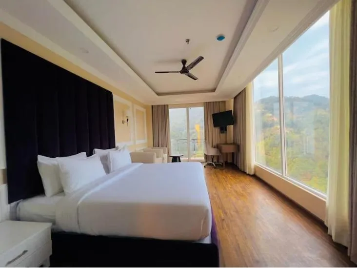 Bed in Claret inn by Lawrence Hotels