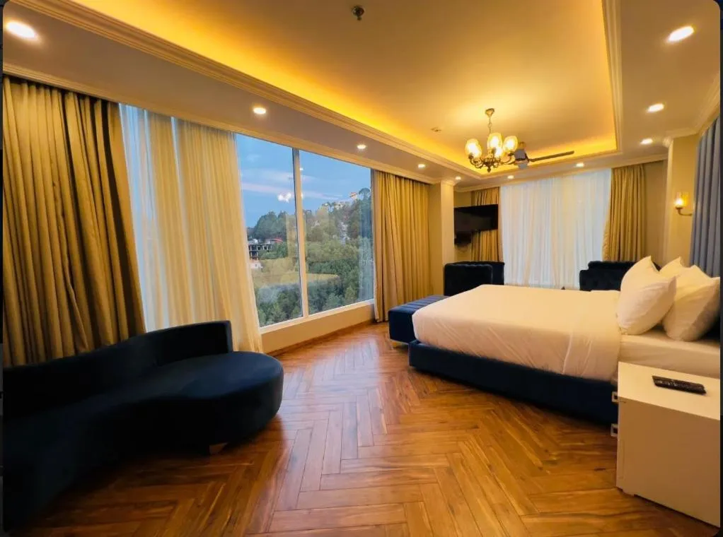 Bed in Claret inn by Lawrence Hotels
