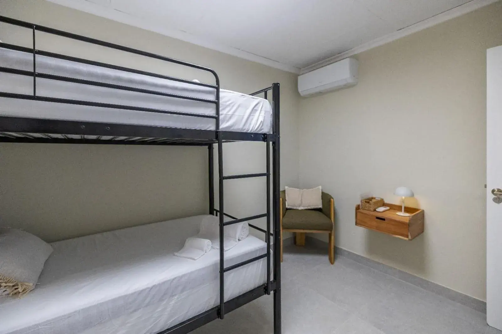 Standard Double Room in Carmen Beach Hostel Cullera Standard Double Room in Carmen Beach Hostel Cullera
