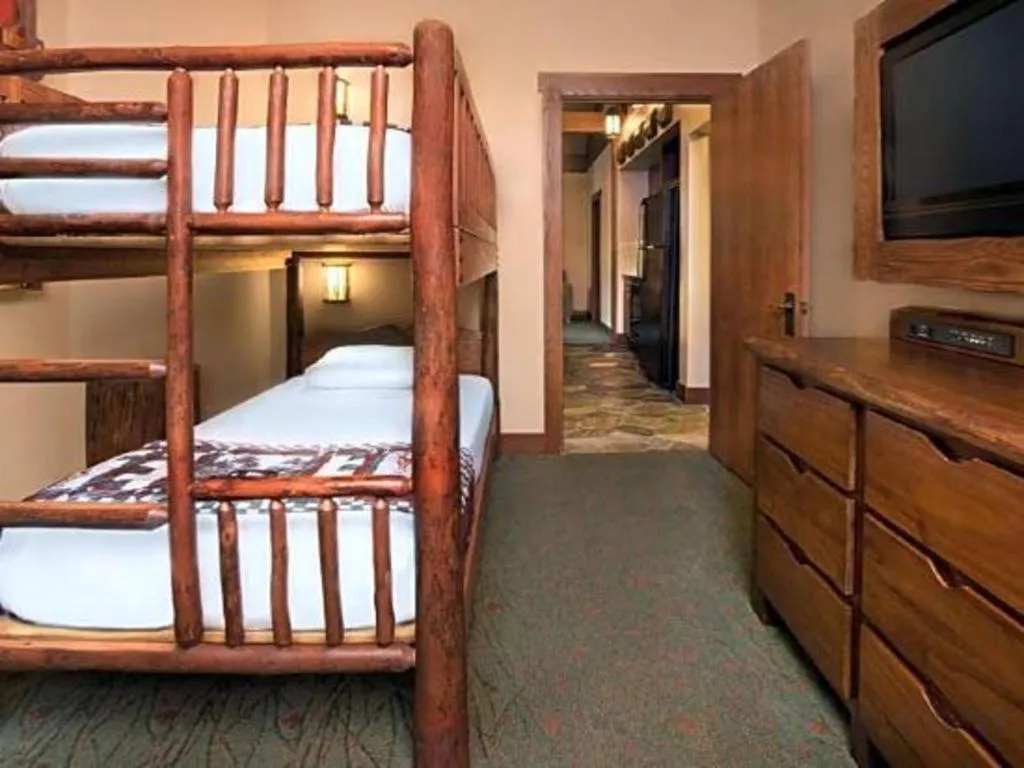 Bed in Disney's Saratoga Springs Resort & Spa