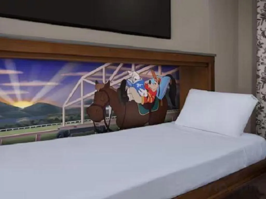 Bed in Disney's Saratoga Springs Resort & Spa