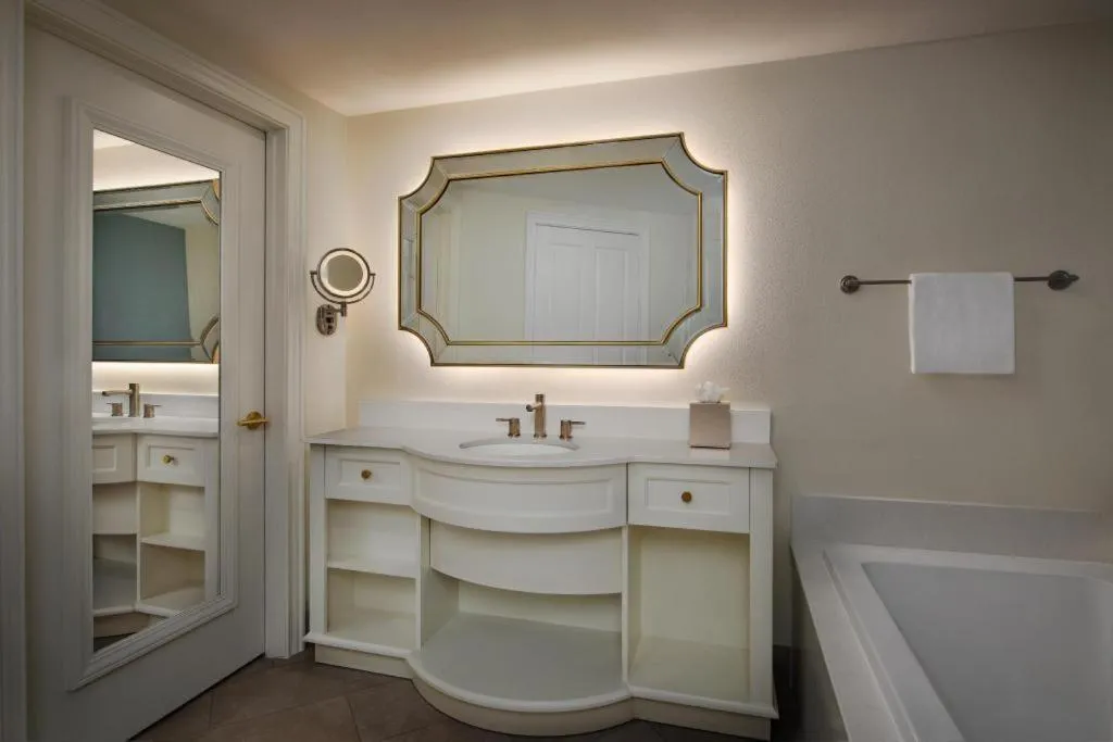 Disney's Saratoga Springs Resort & Spa