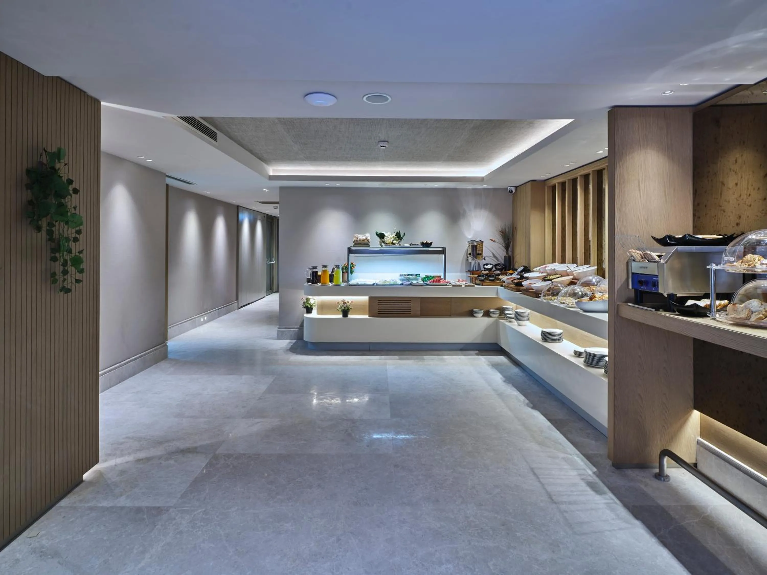 Food and drinks, Bed in Four-G Hotel Premium
