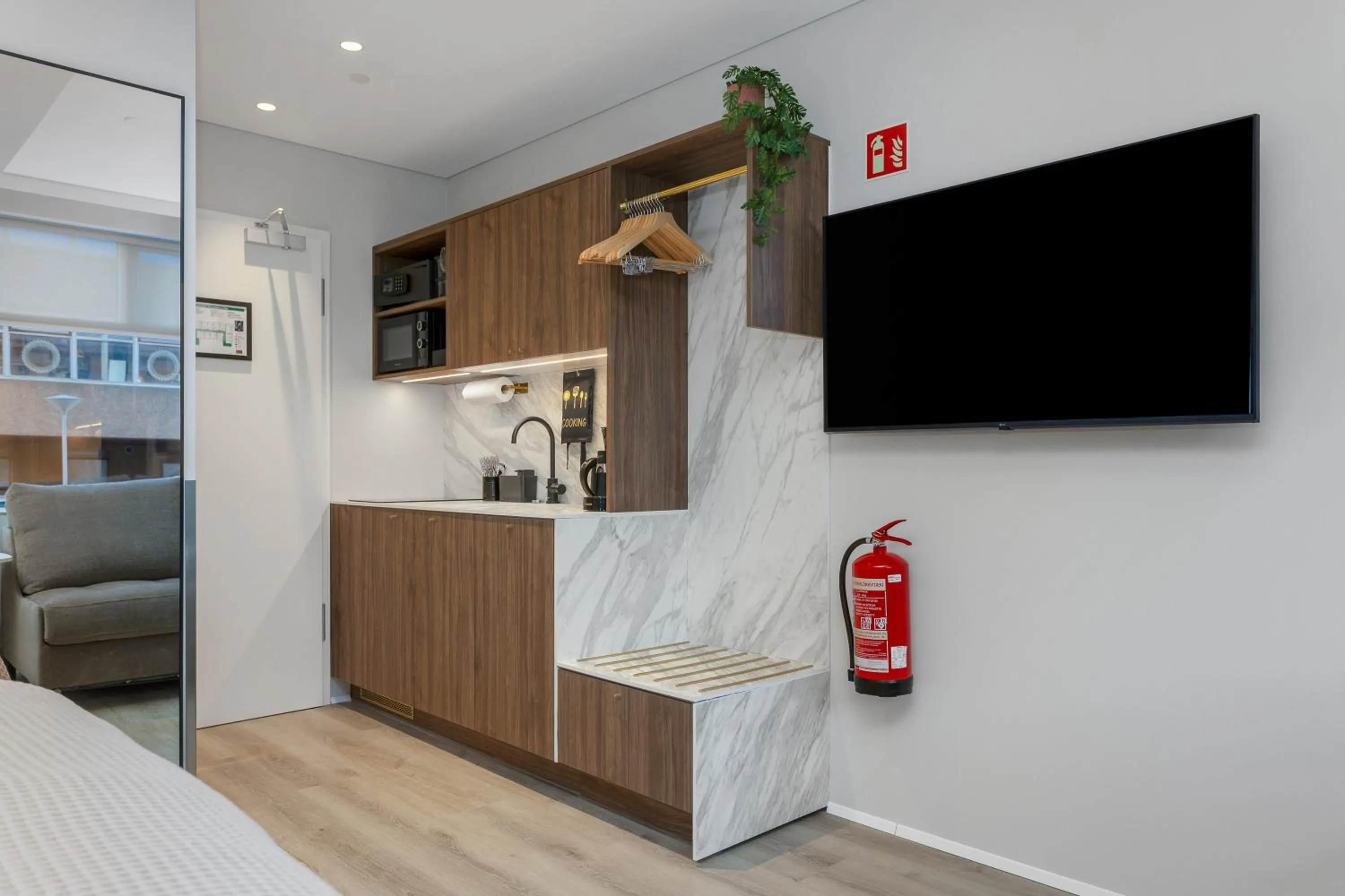 TV and multimedia in Candlewood Suites Reykjavik by IHG