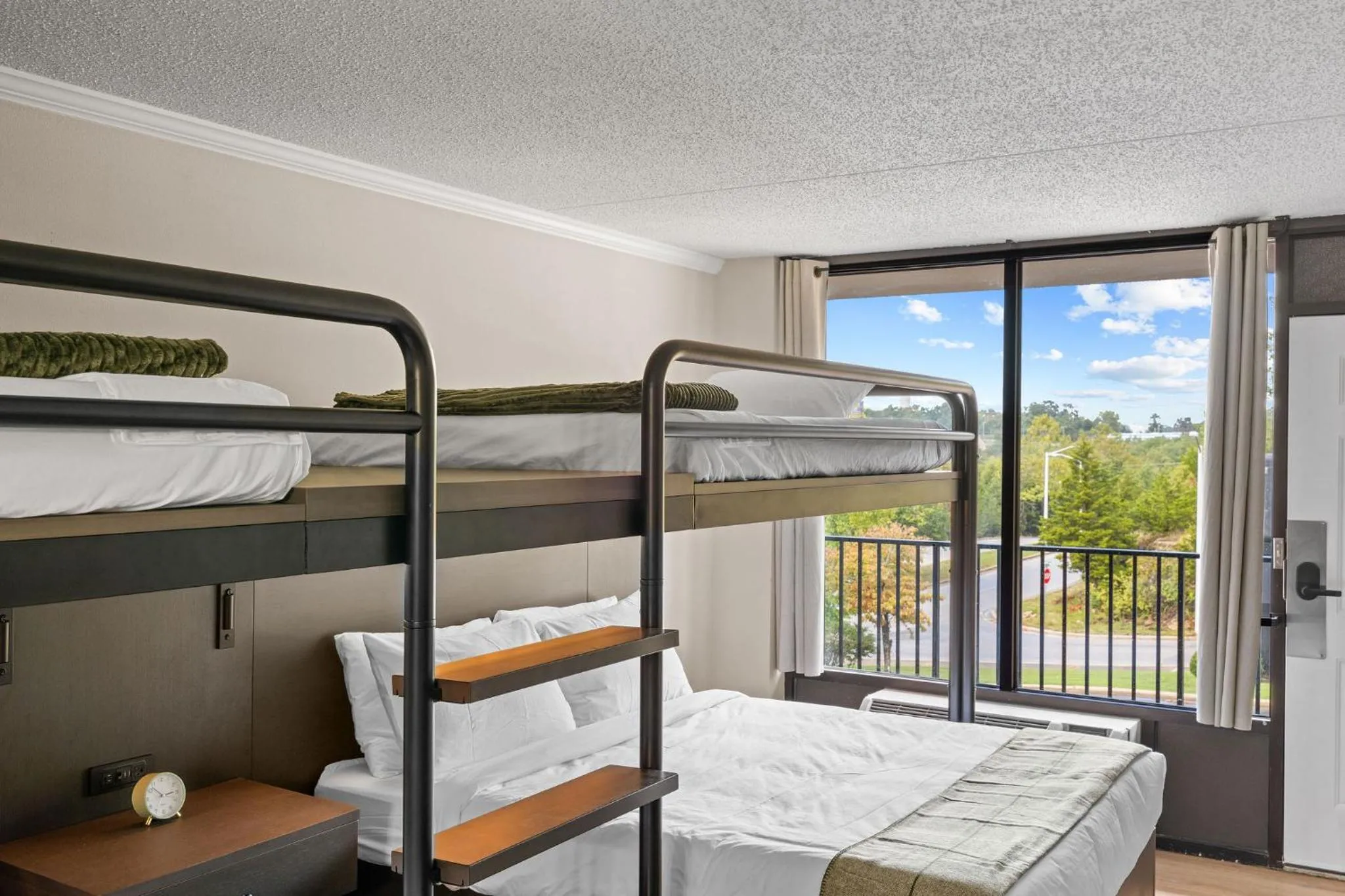 Deluxe Family Room in Branson Falls Lodge