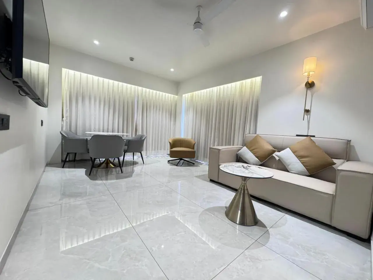 Superior King Room - single occupancy in Hotel Veritas Grand Superior King Room - single occupancy in Hotel Veritas Grand