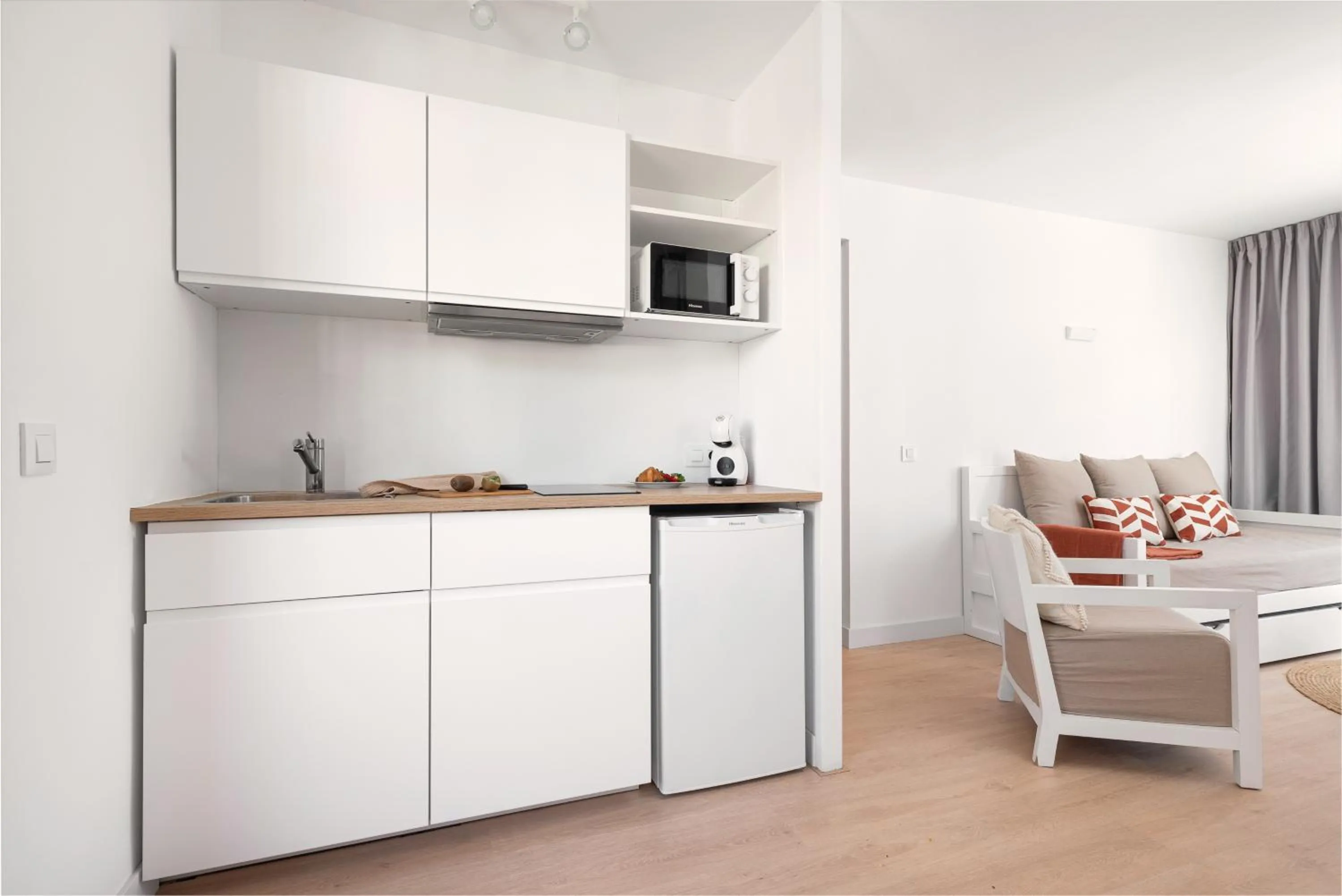 Kitchen or kitchenette in Bauló Mar Apartments