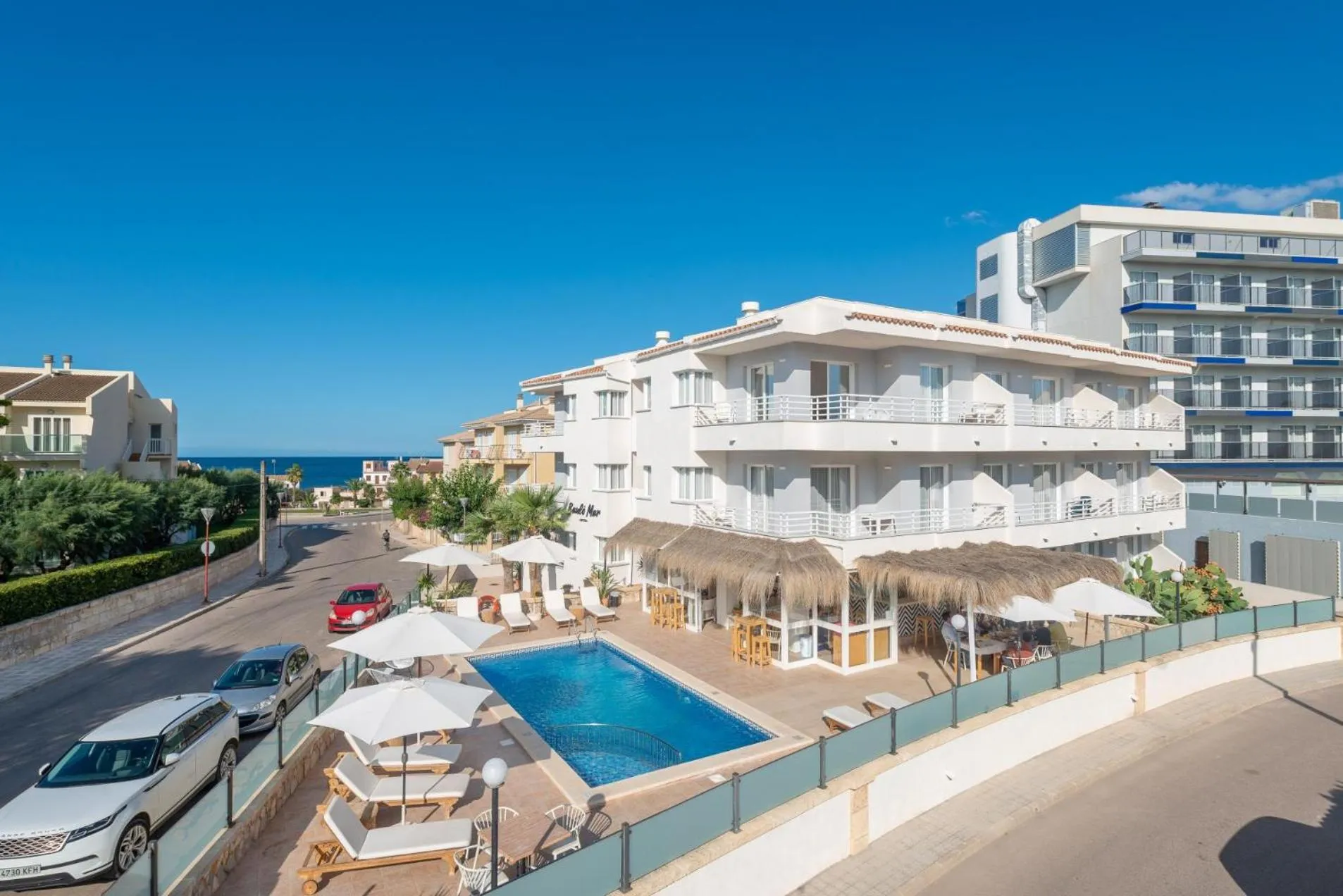 Property building in Bauló Mar Apartments