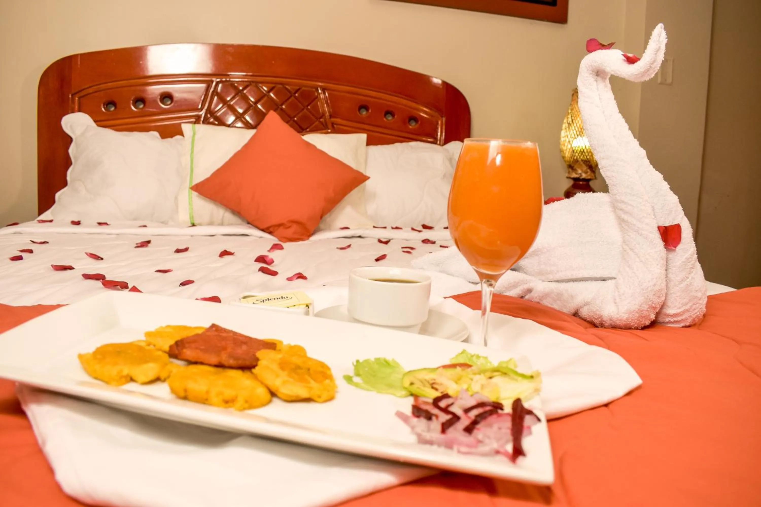 Breakfast, Bed in Hotel Ventura Isabel