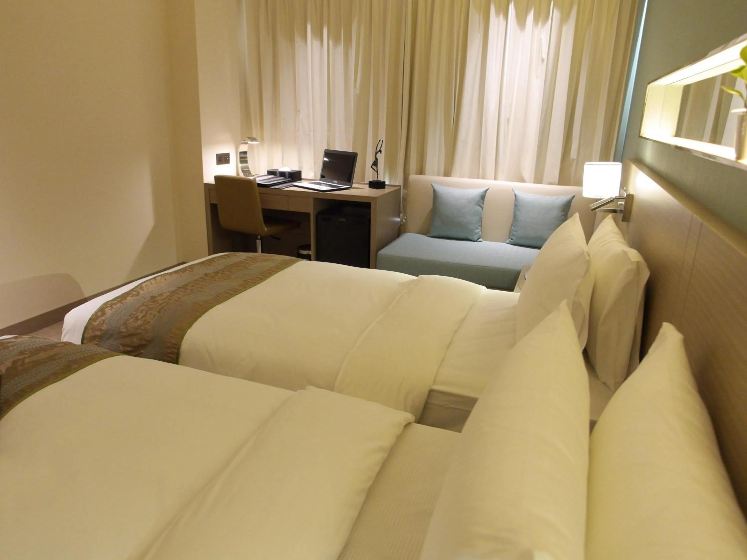 Bedroom, Bed in Kaohsiung International Plaza