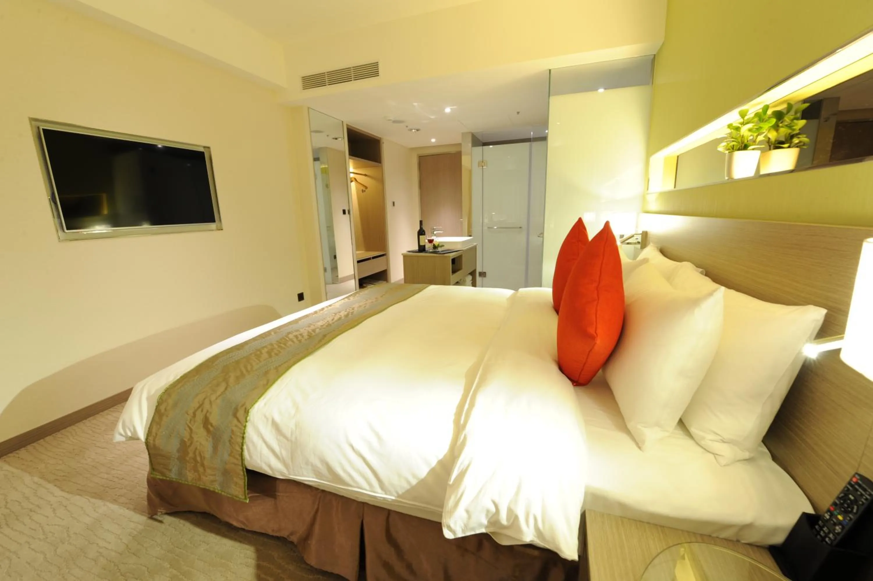 Bedroom, Bed in Kaohsiung International Plaza