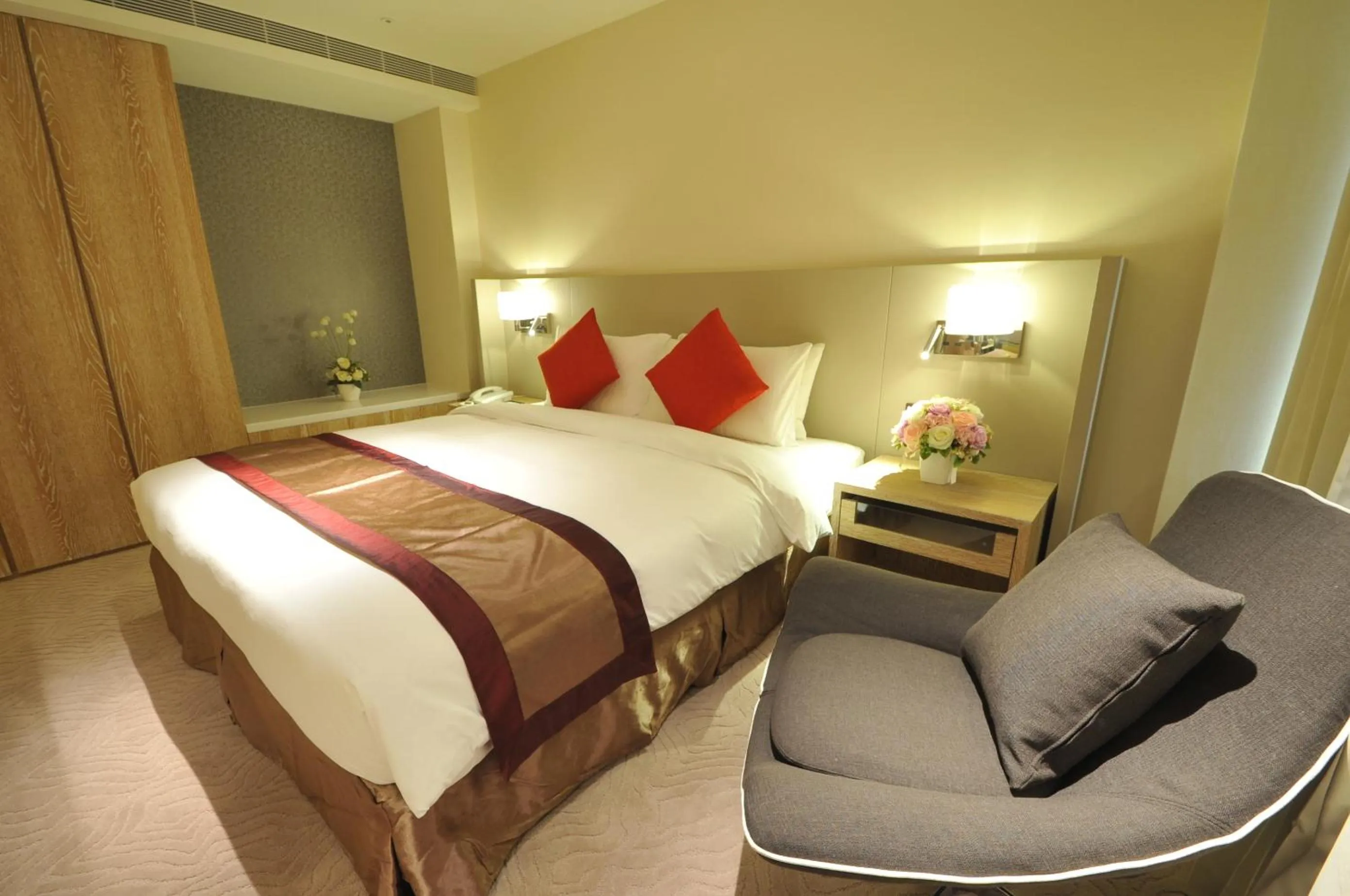 Bedroom, Bed in Kaohsiung International Plaza