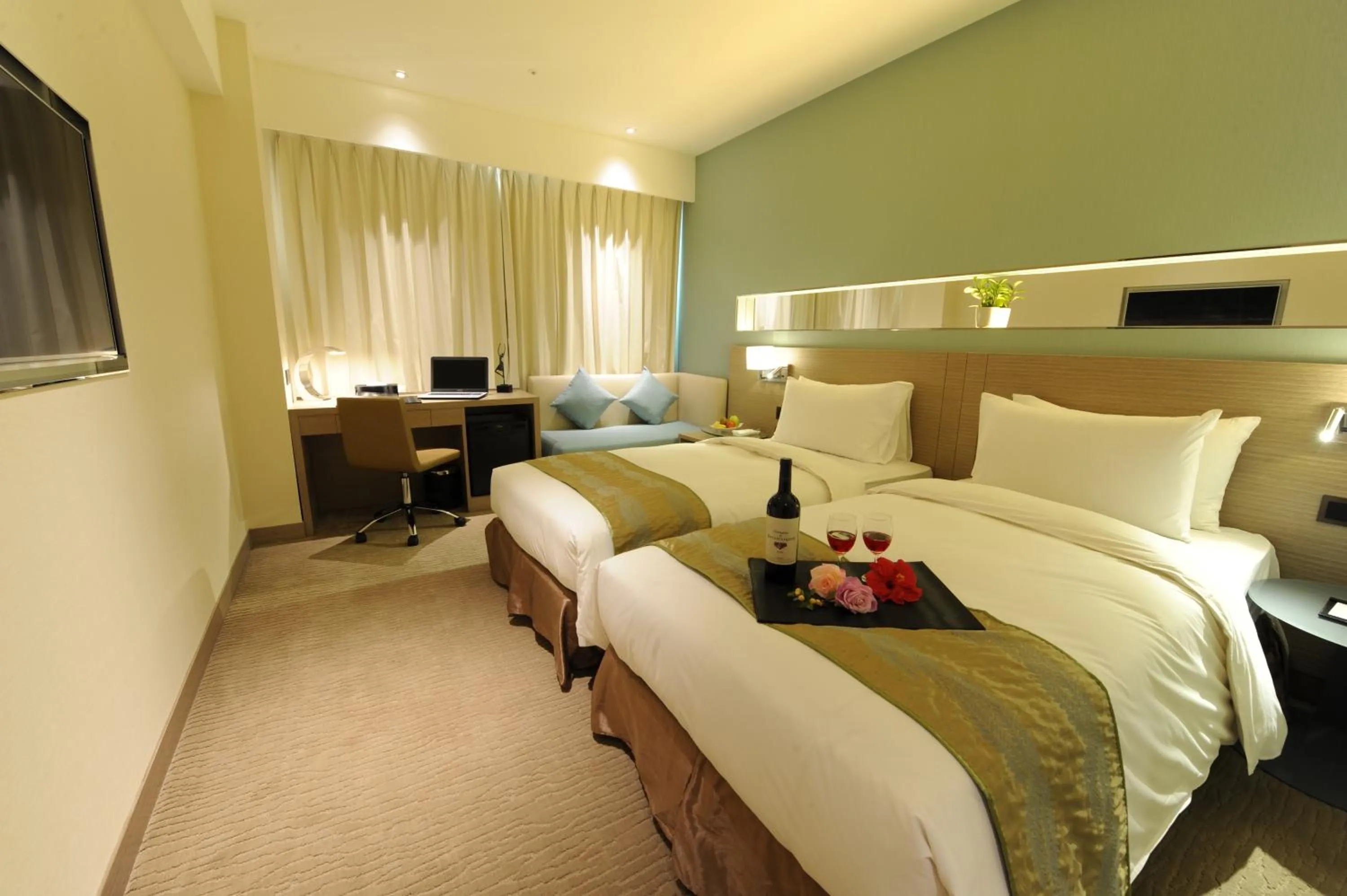 Bedroom, Bed in Kaohsiung International Plaza