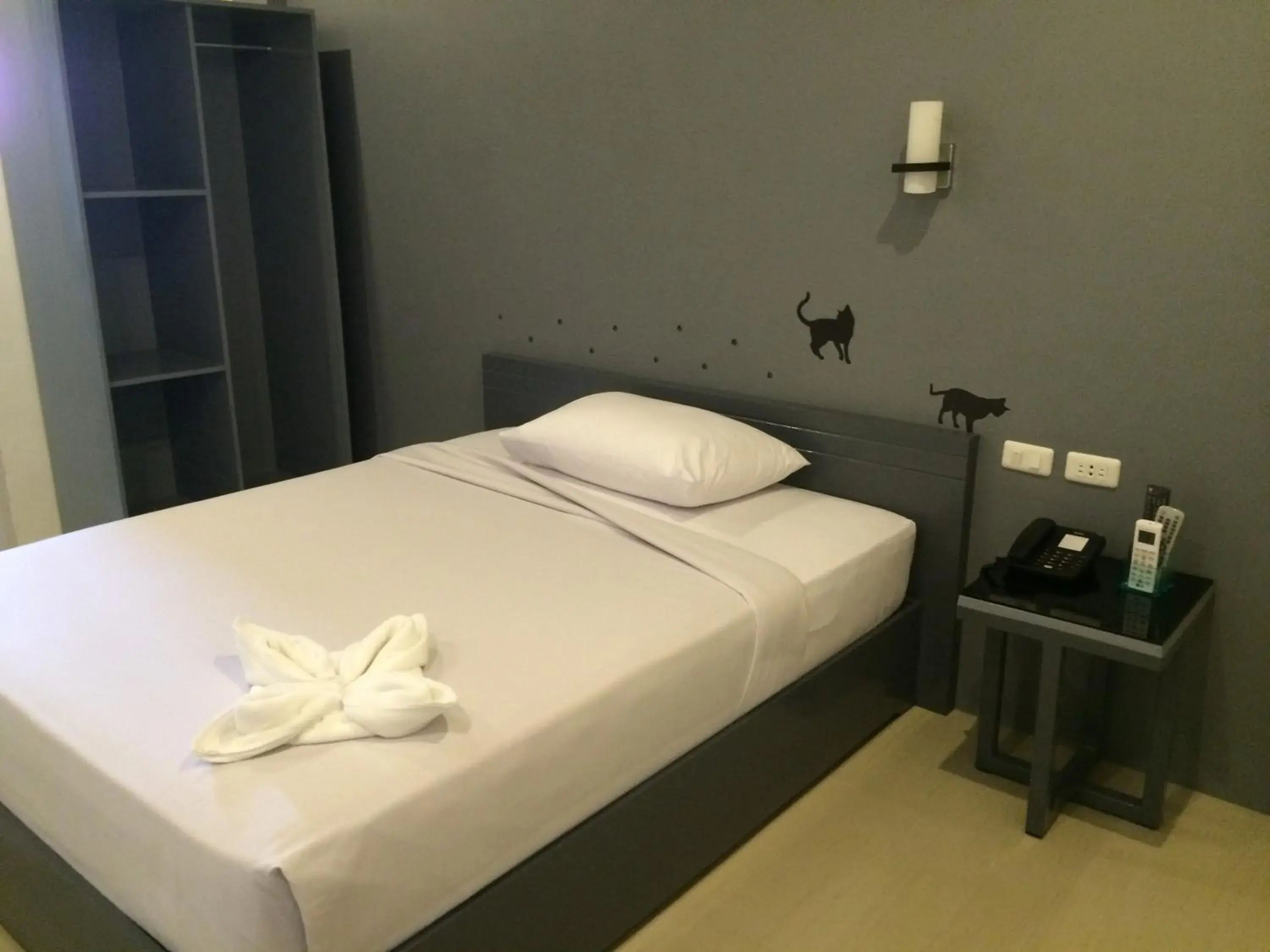 Standard Queen Room - single occupancy in GC Suites Standard Queen Room - single occupancy in GC Suites