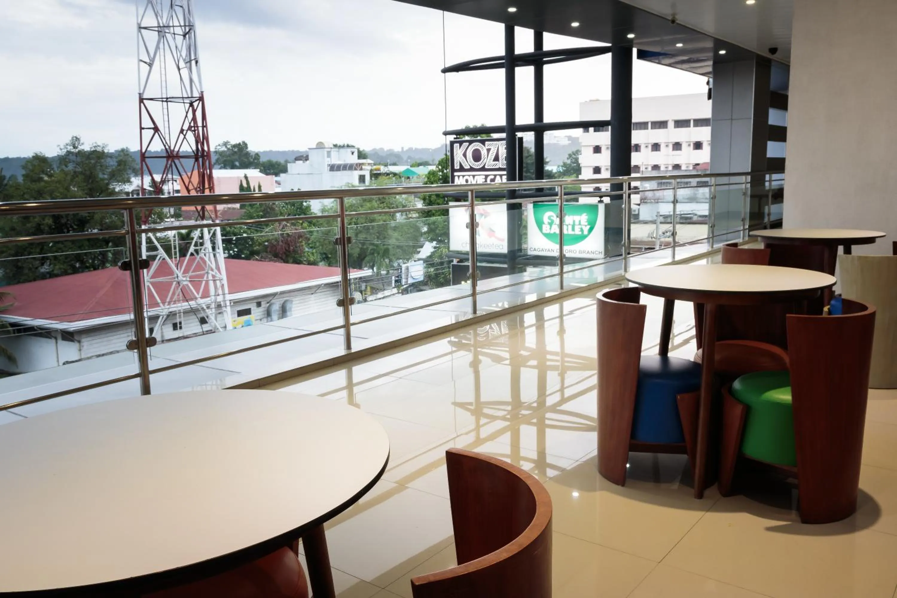 Communal lounge/ TV room in GC Suites