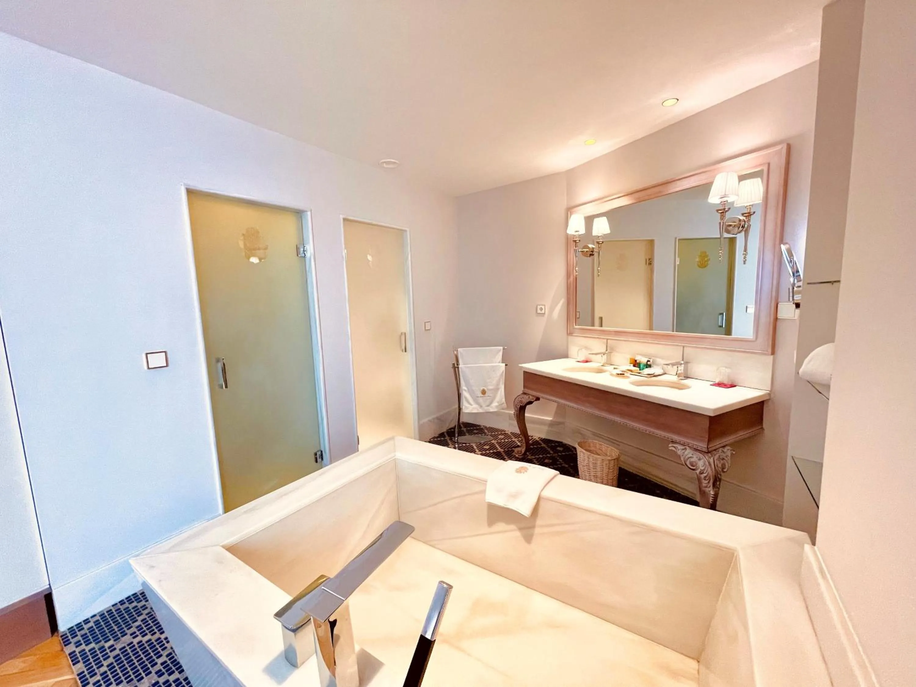 Bathroom in Hotel Palacio De Úbeda 5 G.L