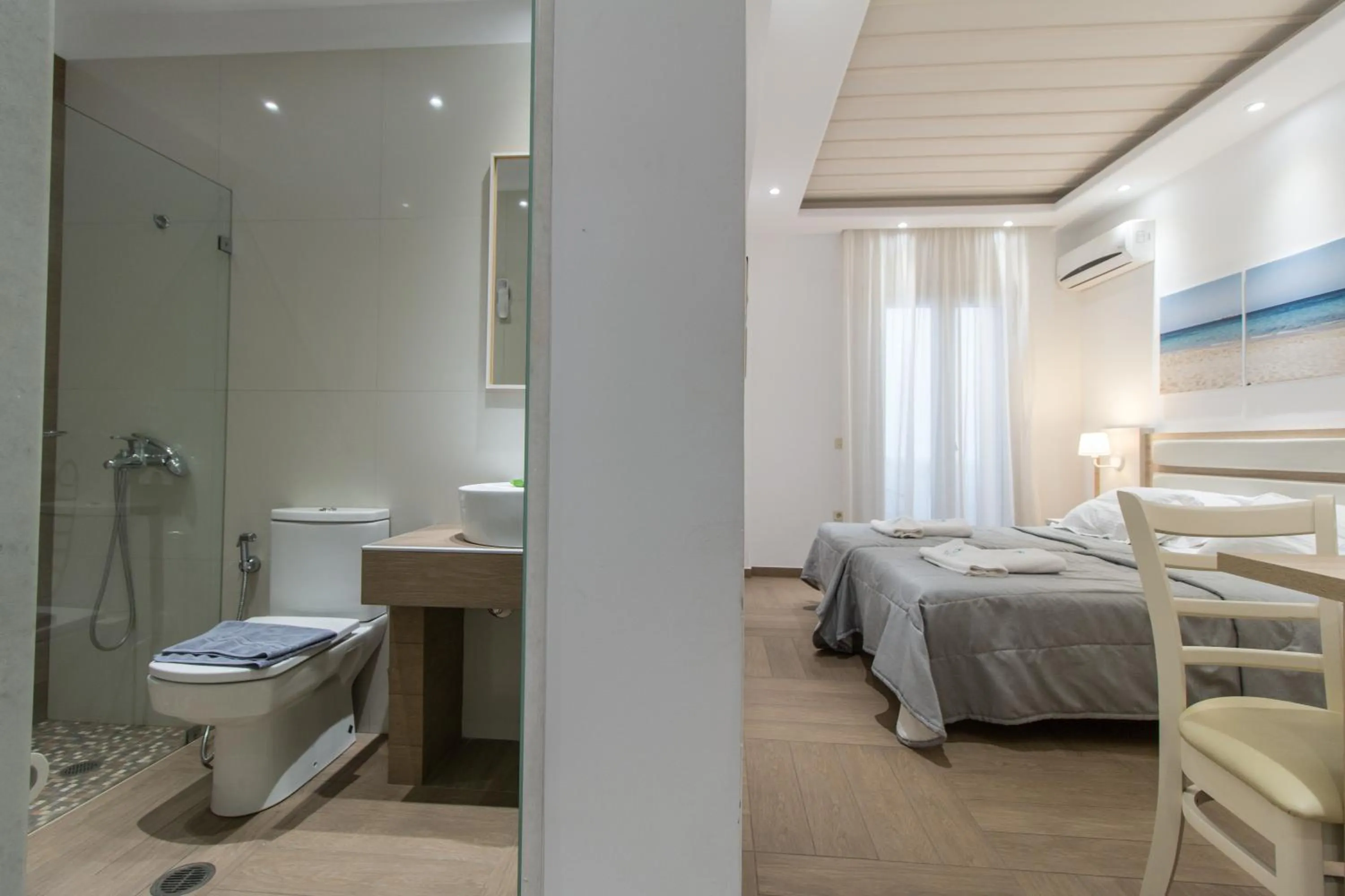 Photo of the whole room, Bed in Polis of Naxos