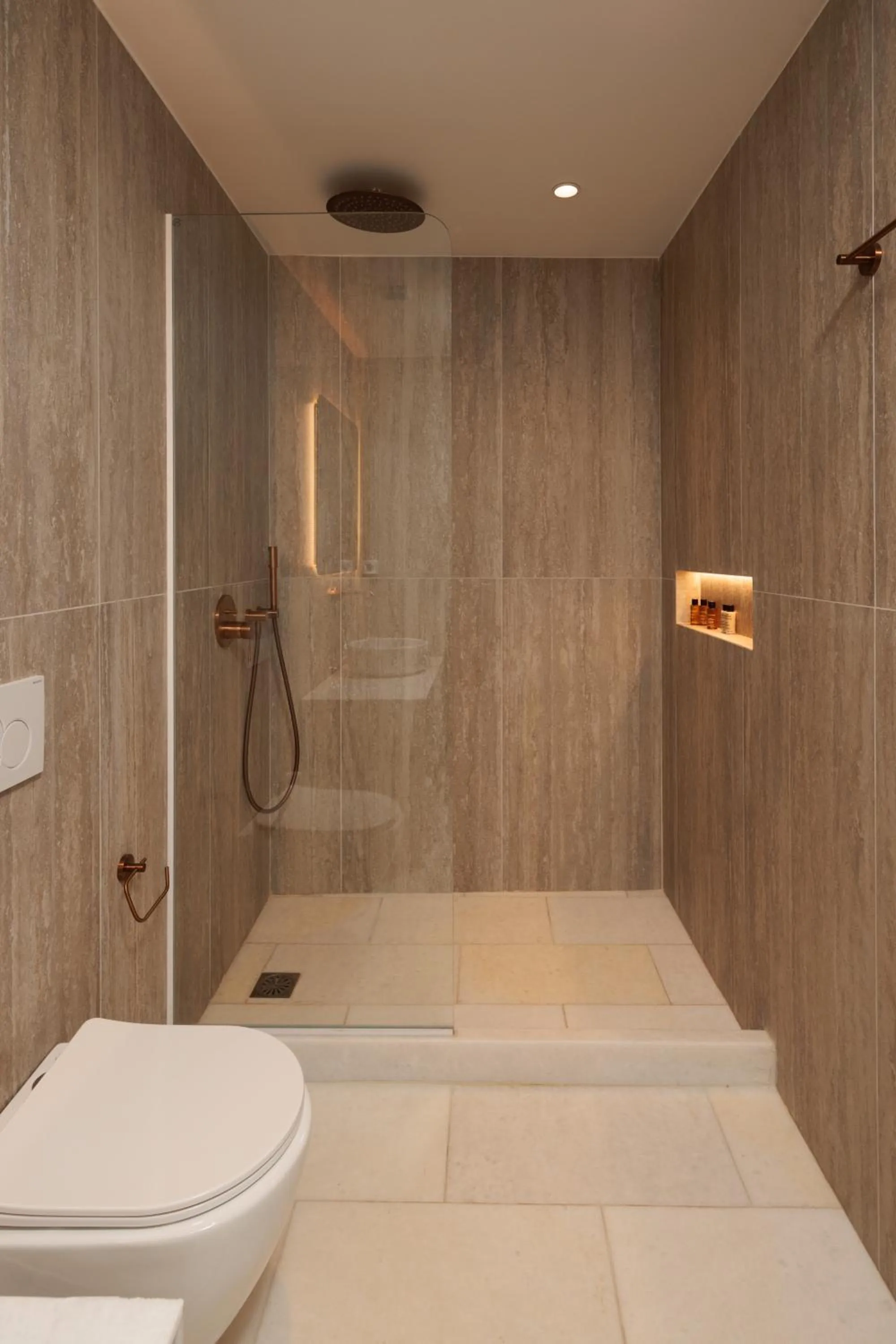 Bathroom in Polis of Naxos