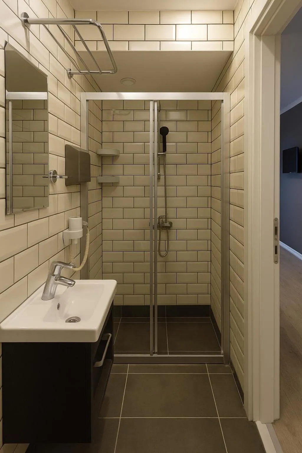 Shower in Utarit Hotel