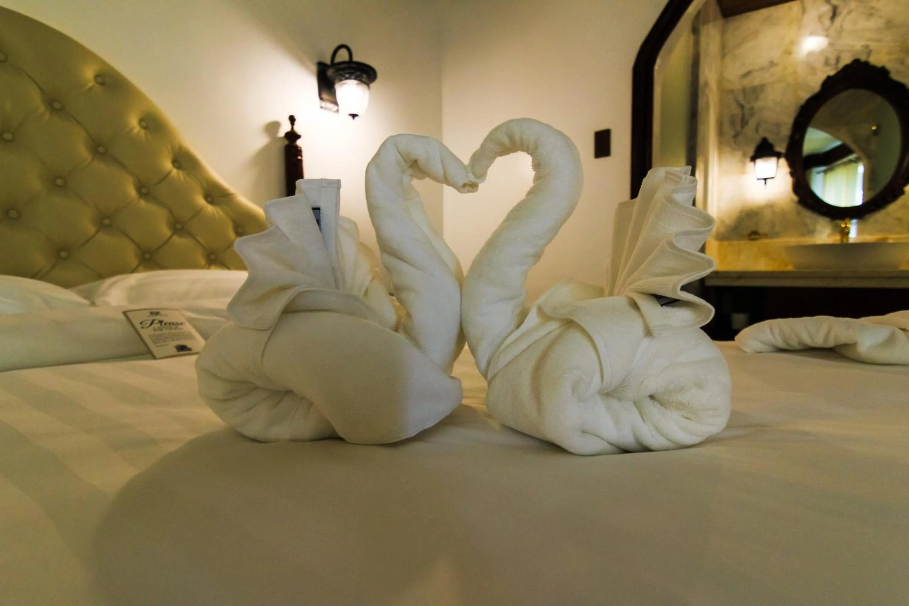 Bedroom, Bed in Hotel Luna Annex