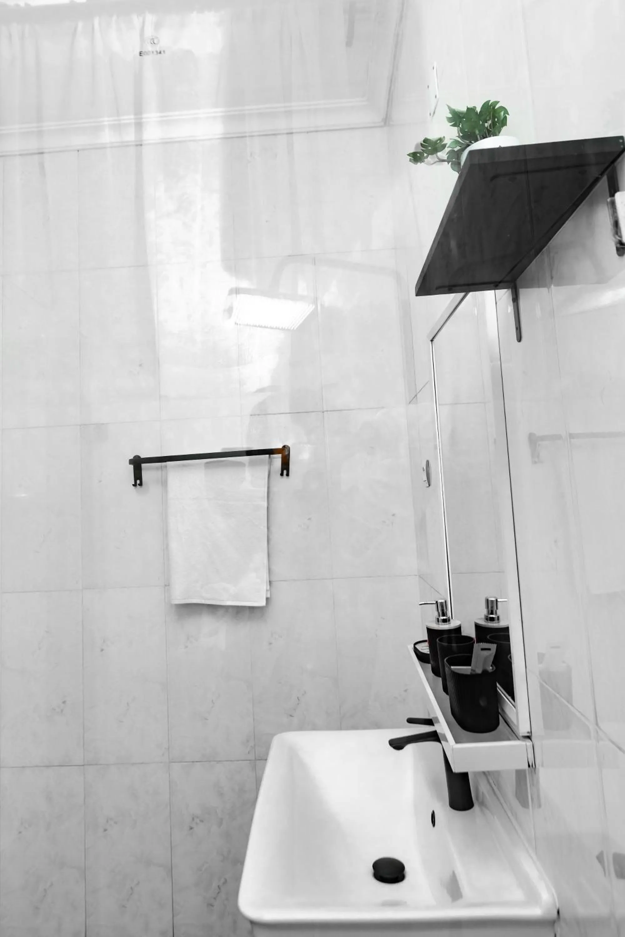Shower in kigali Pillar House inn