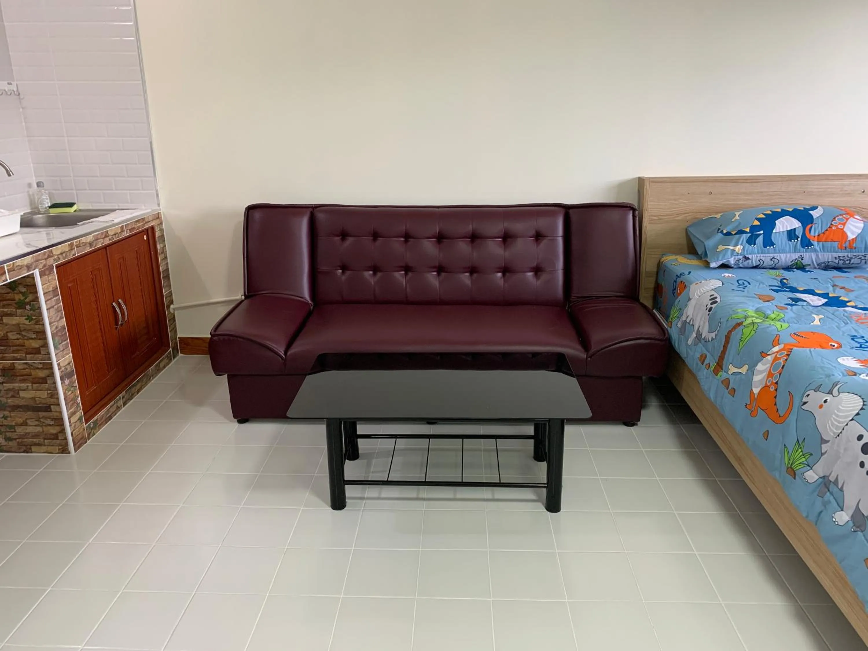 Seating area, Bed in Muangthongthani Rental/Khun Dan