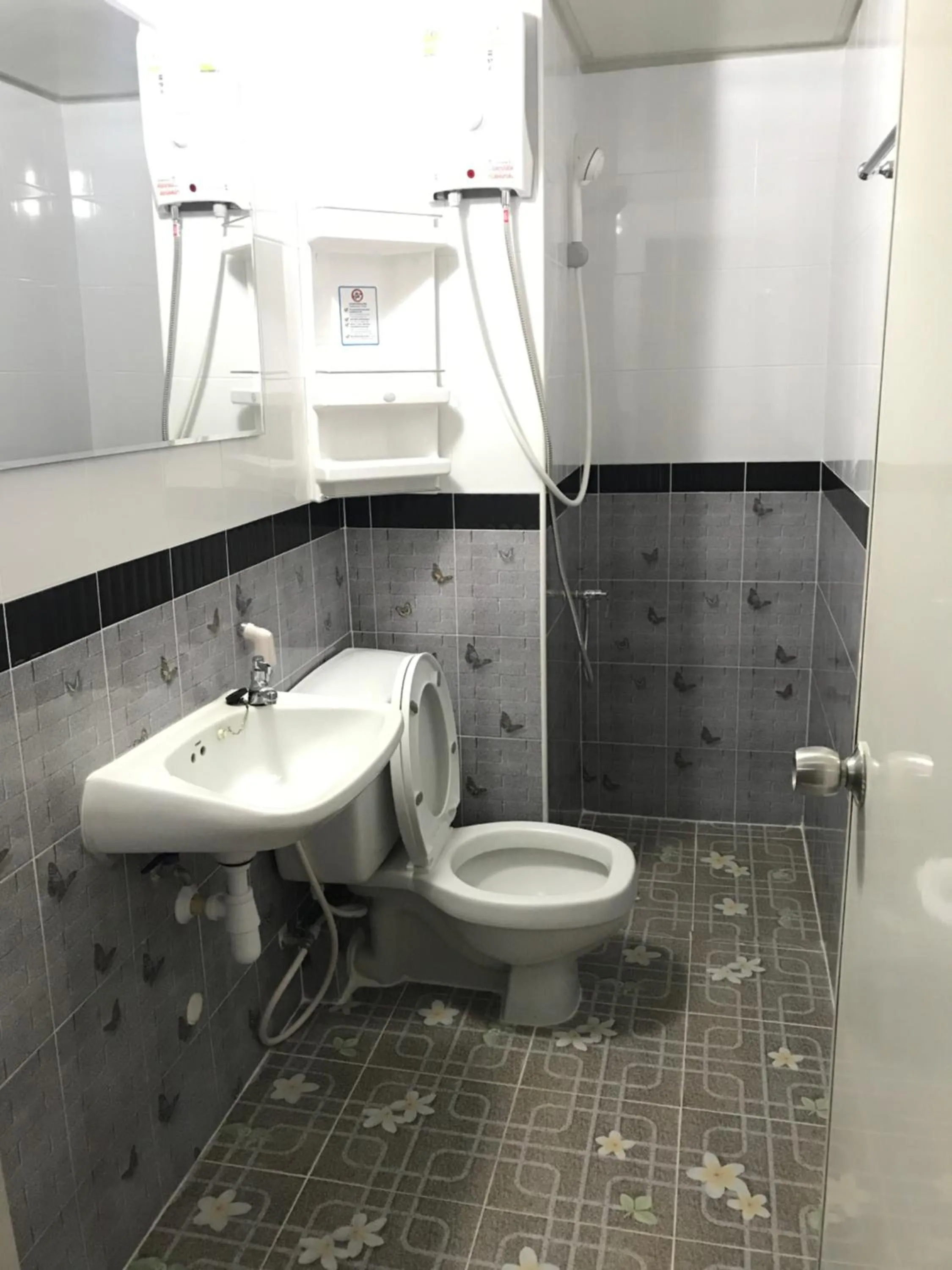 Bathroom in Muangthongthani Rental/Khun Dan