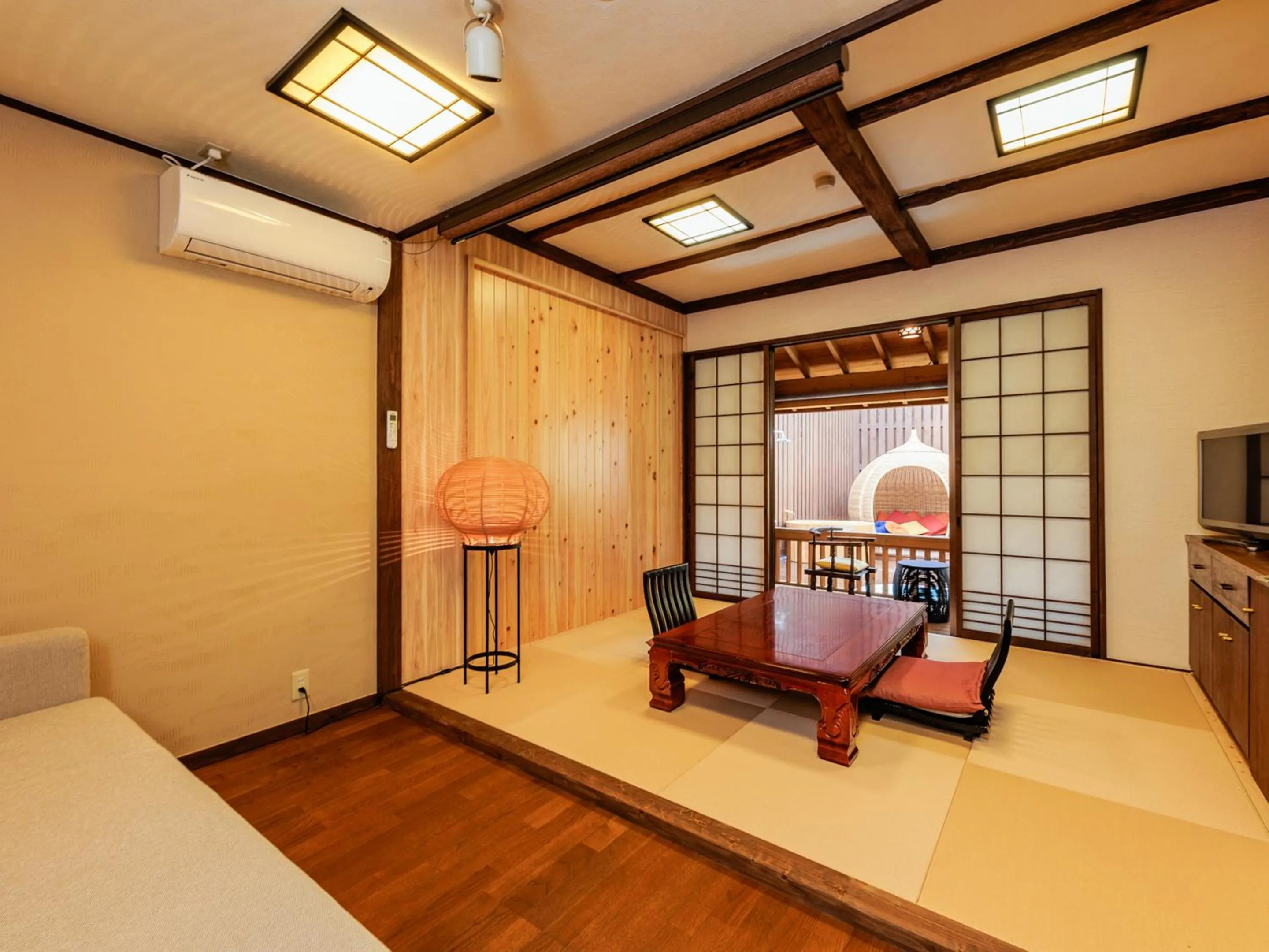 Photo of the whole room, Bed in AsoTsuruya