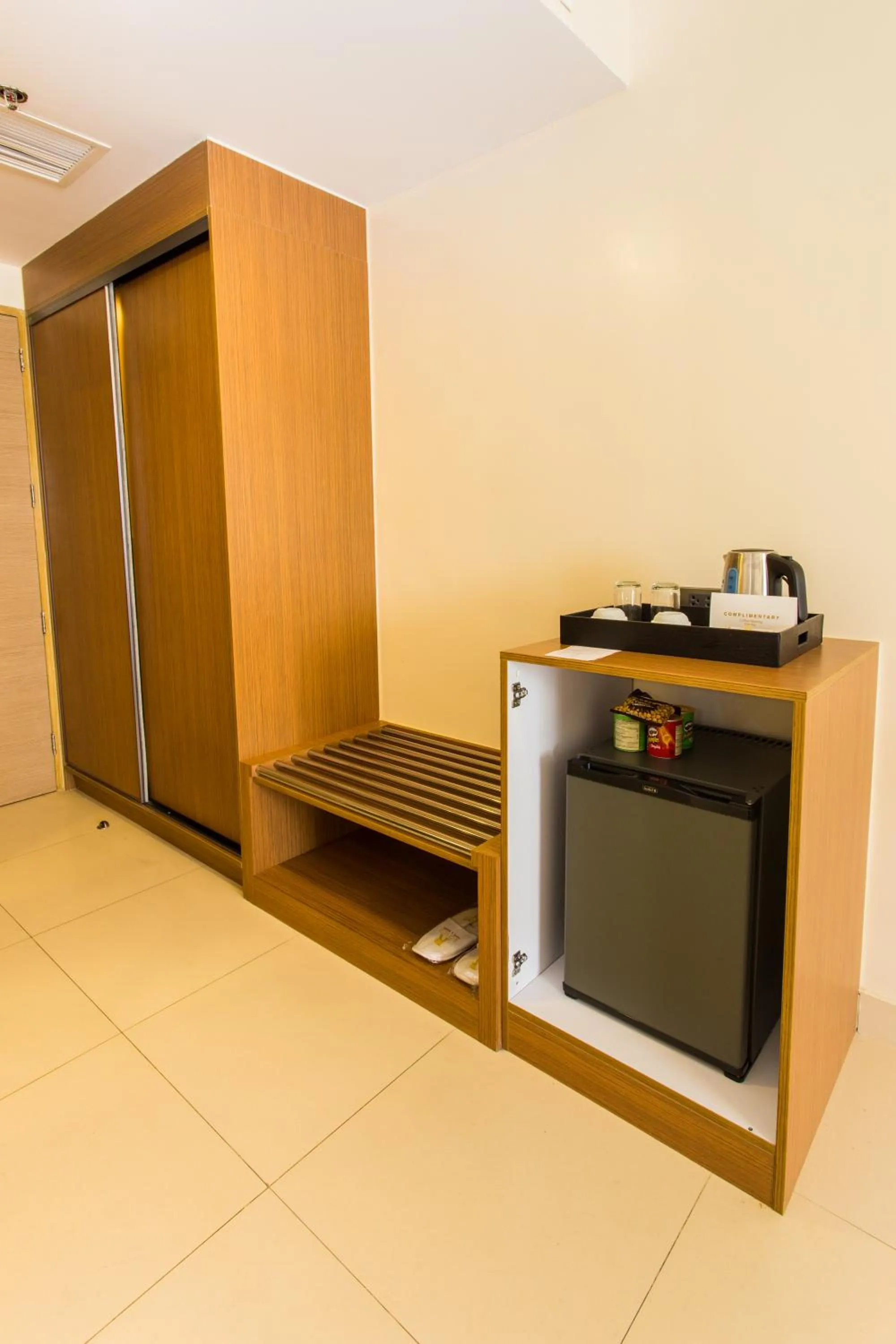 Coffee/tea facilities in Royce Hotel & Casino