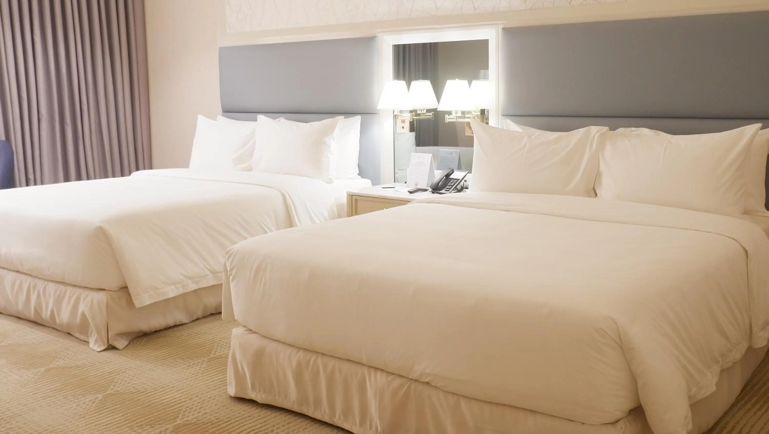 Bedroom, Bed in Royce Hotel & Casino