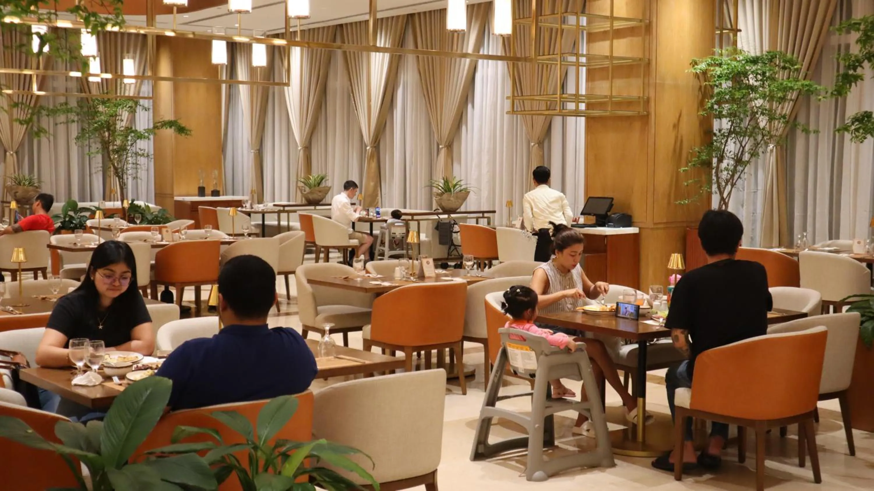 Breakfast in Royce Hotel & Casino