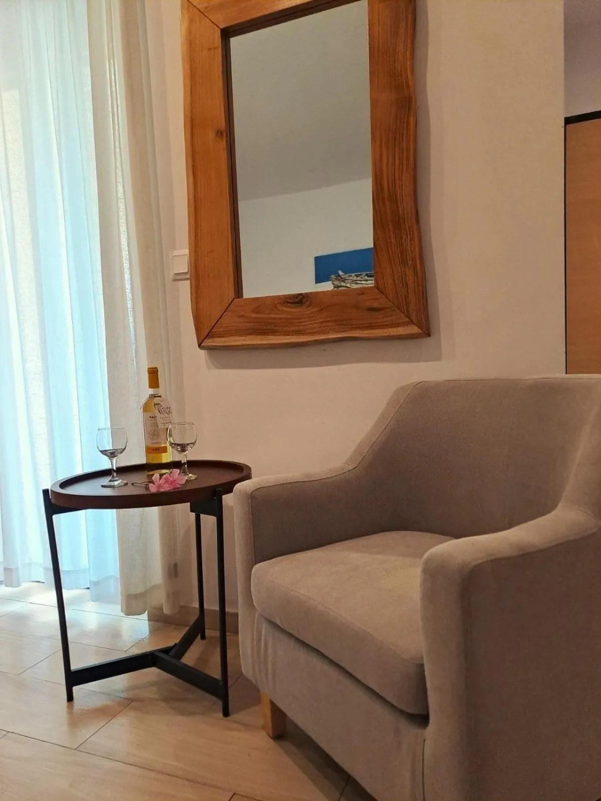 Seating area in Ilianthos Apartments & Rooms