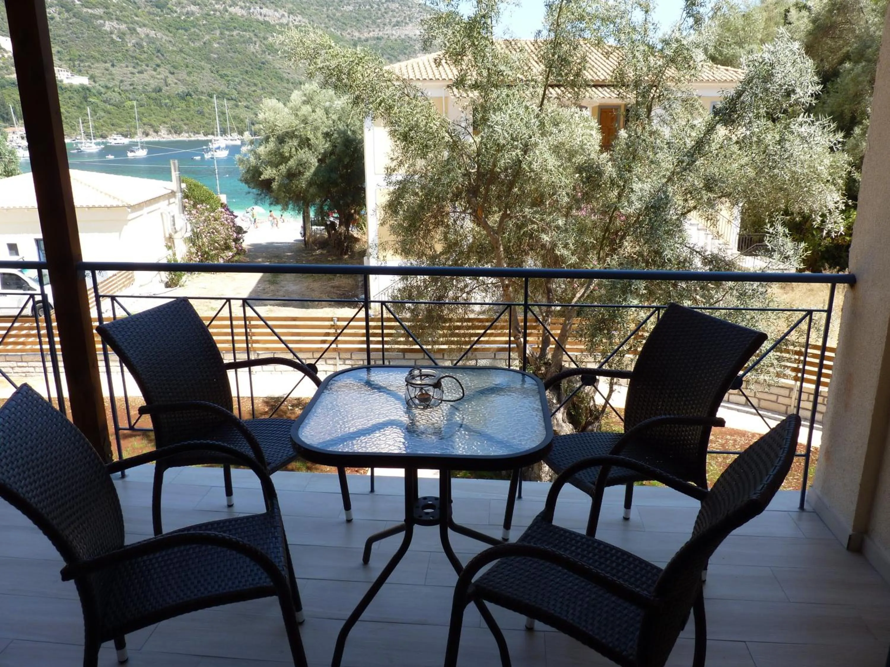 Balcony/Terrace in Ilianthos Apartments & Rooms