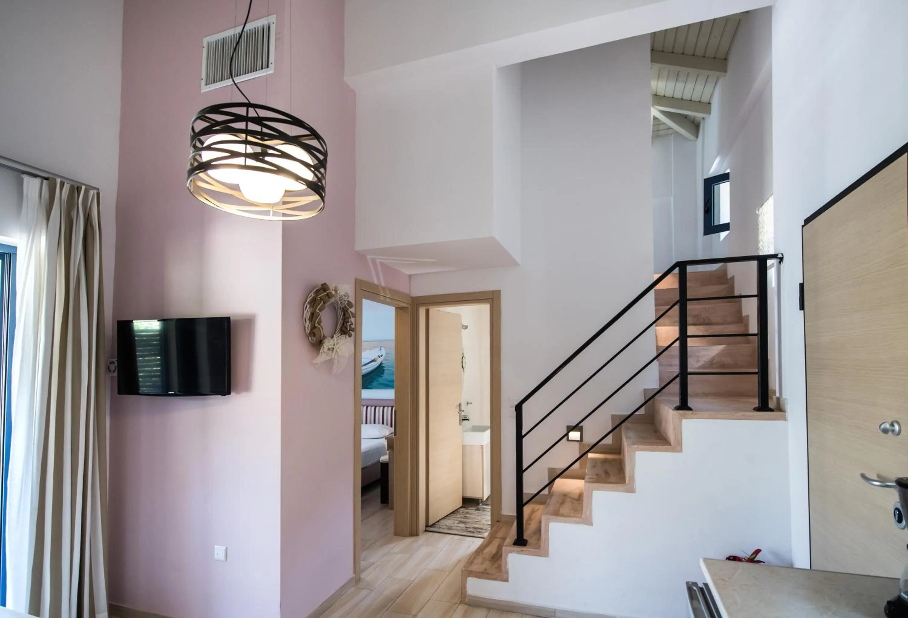 Bathroom in Ilianthos Apartments & Rooms